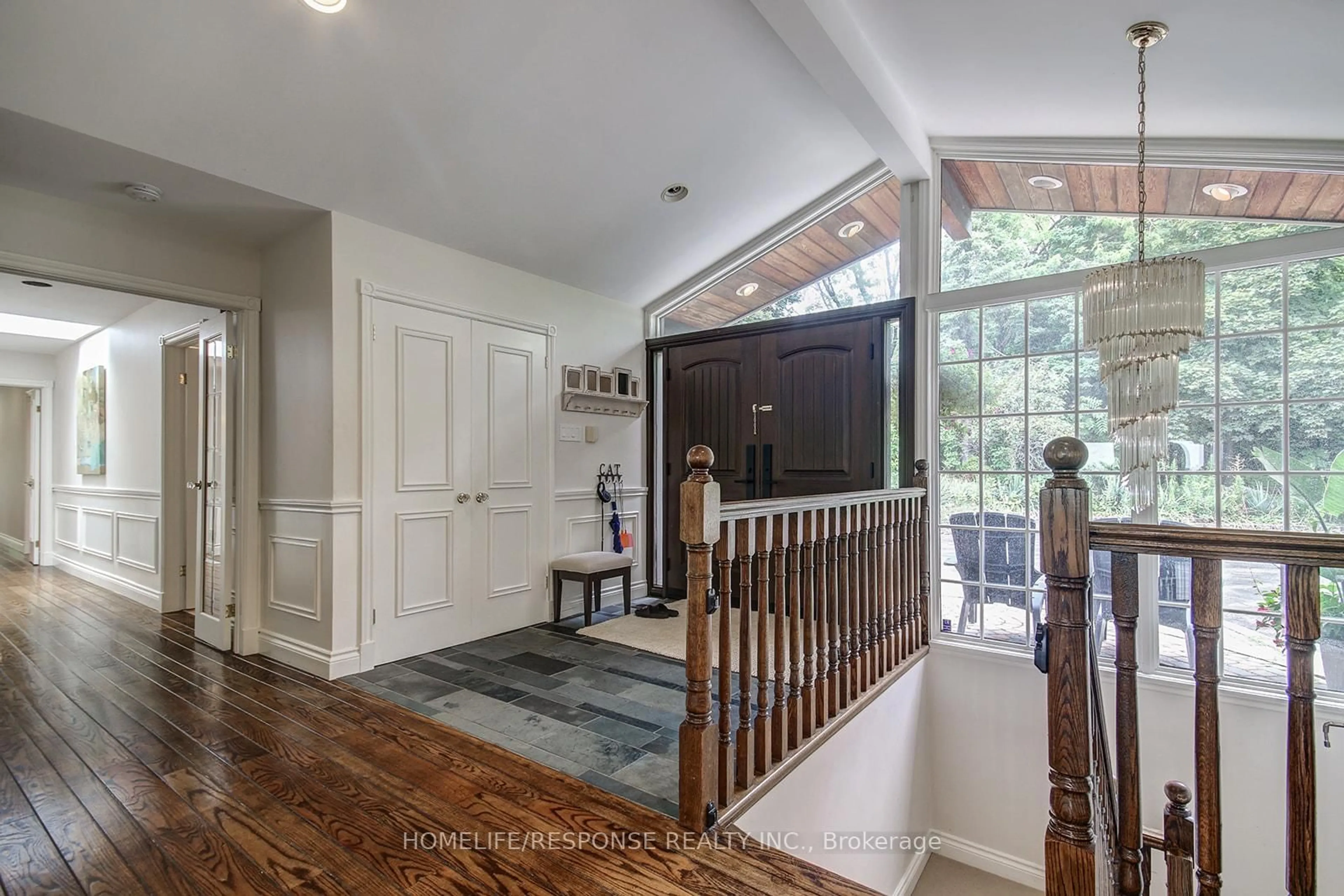 Indoor entryway for 16672 CENTREVILLE CREEK Rd, Caledon Ontario L7C 3B5