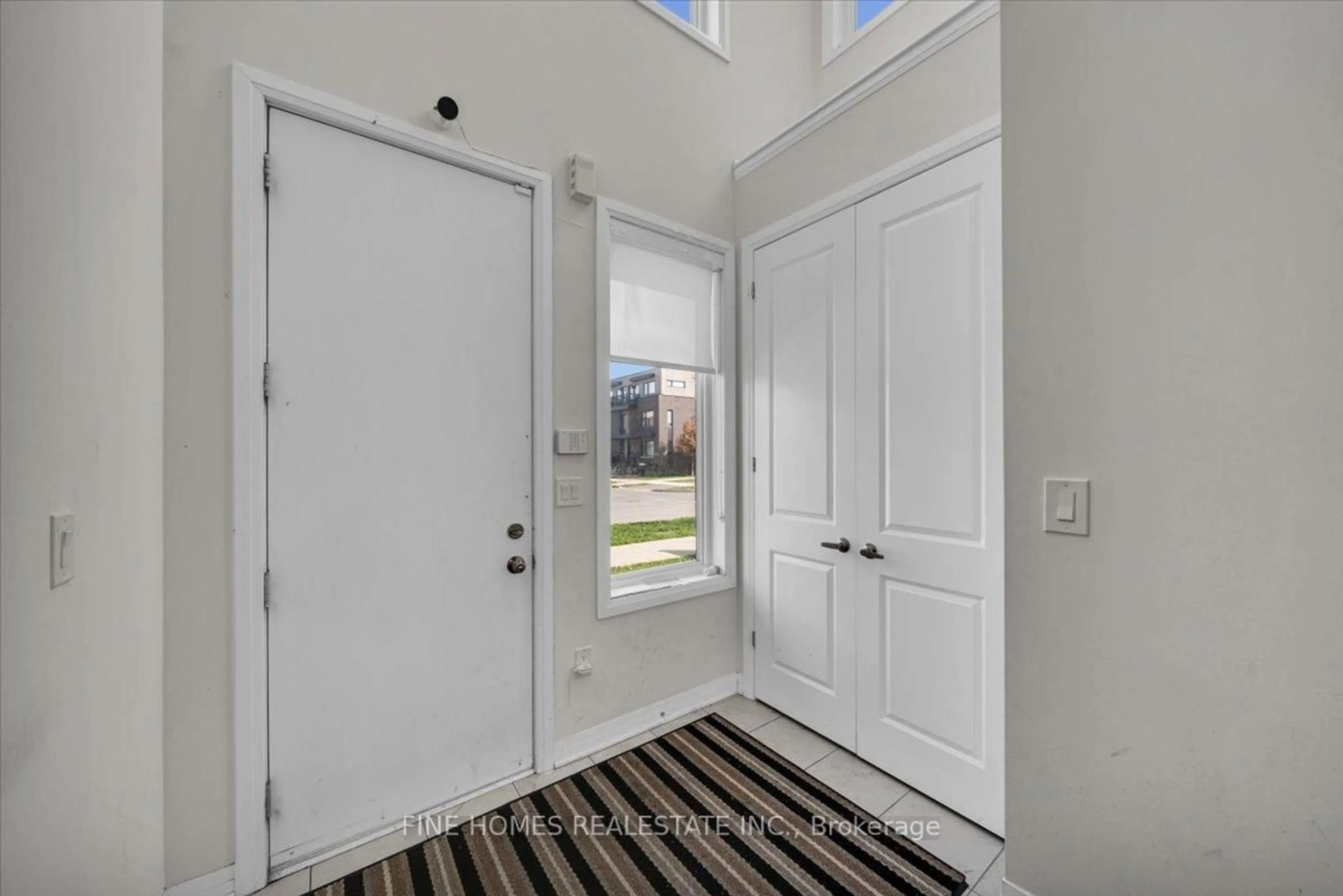 Indoor entryway for 18 STANLEY GREENE Blvd, Toronto Ontario M3K 0A9
