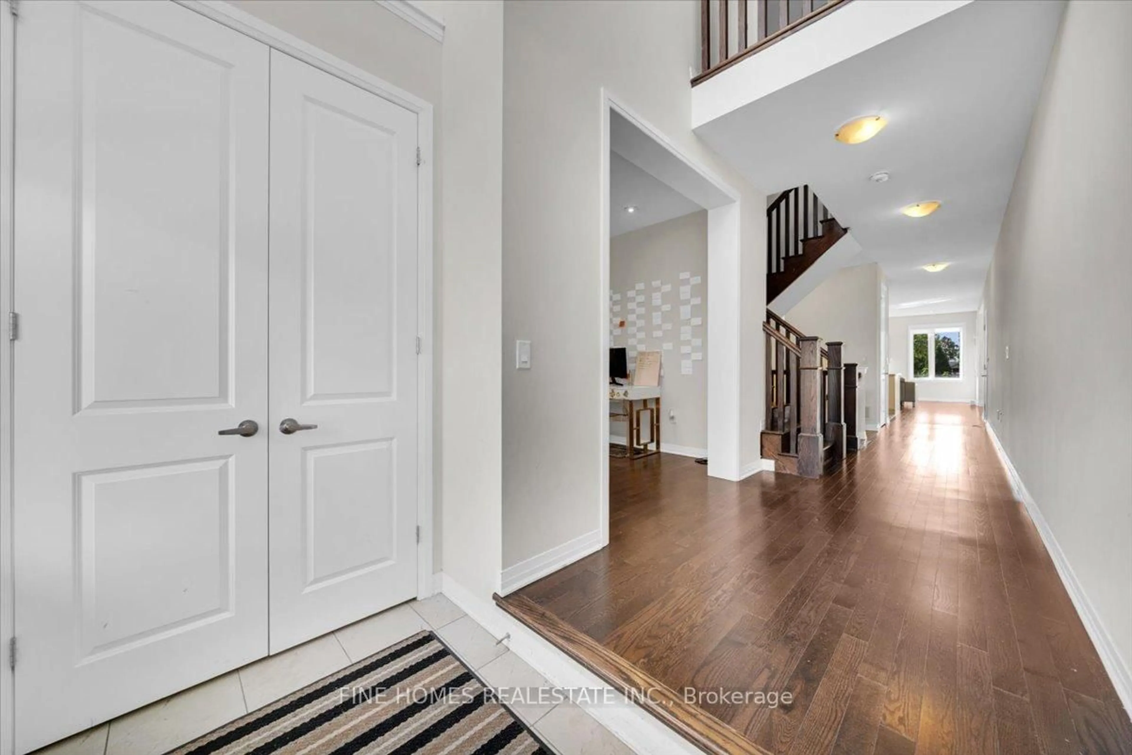 Indoor entryway for 18 STANLEY GREENE Blvd, Toronto Ontario M3K 0A9