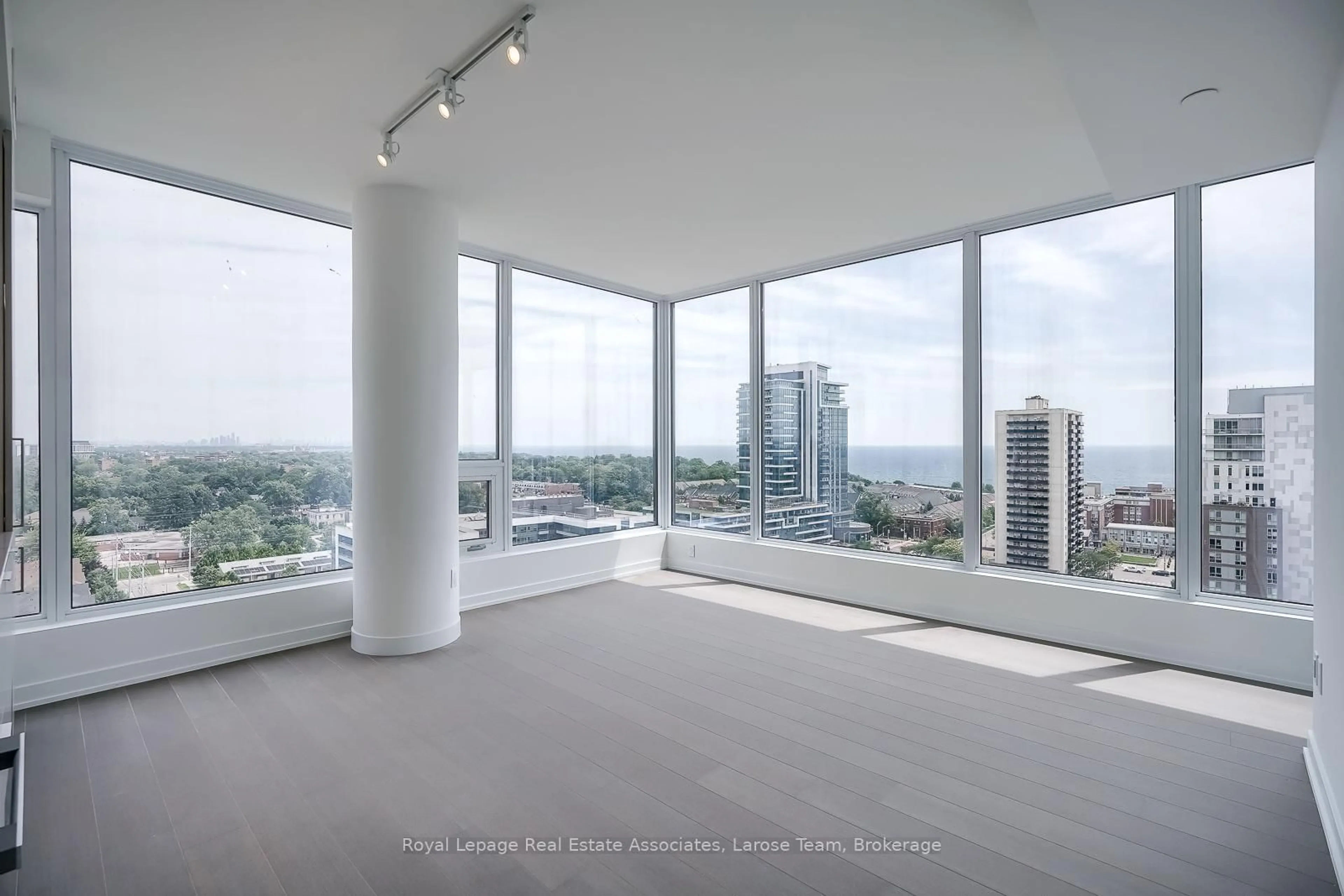 A pic of a room for 28 Ann St #1307, Mississauga Ontario L5G 3G1