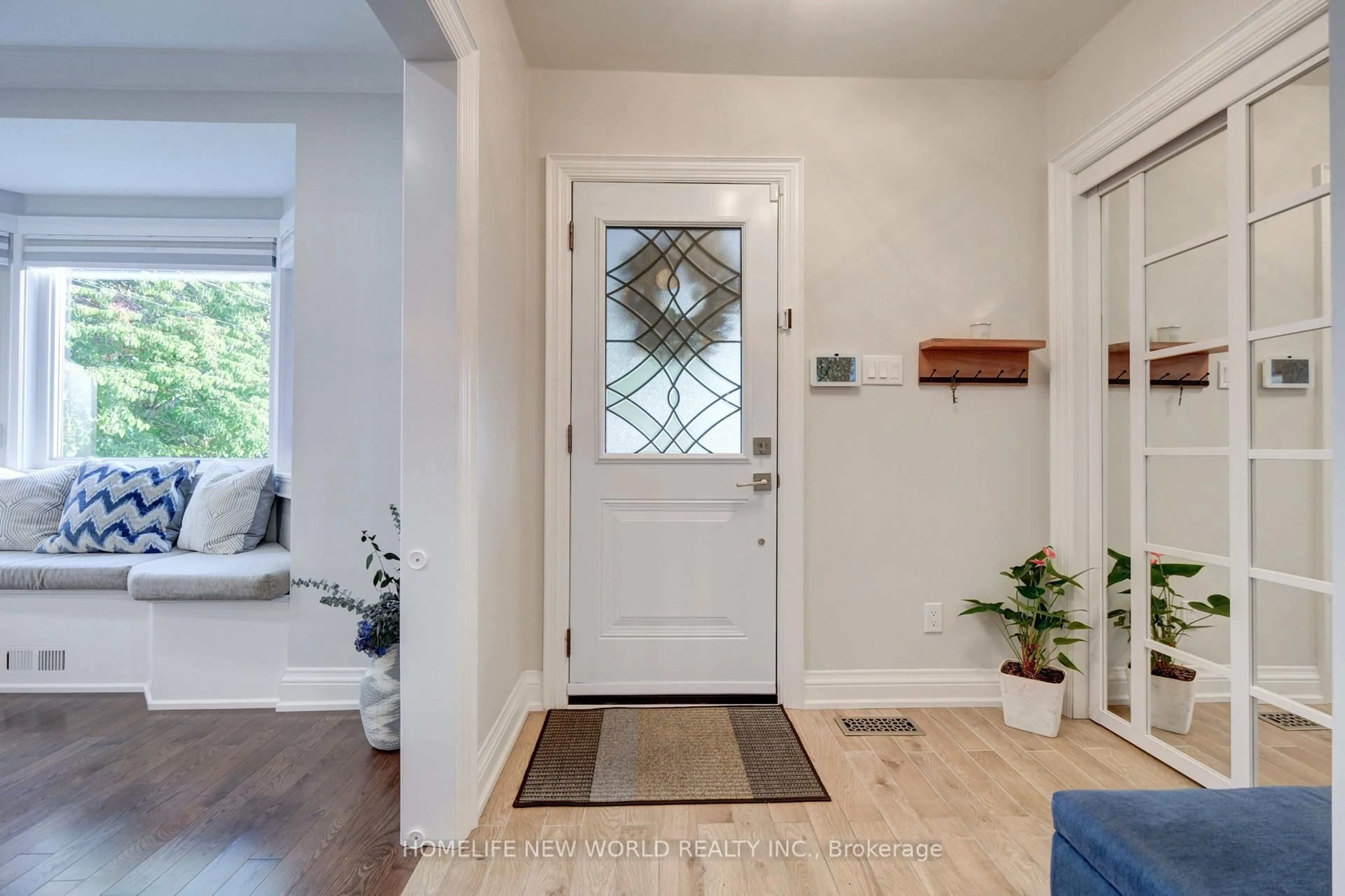 Indoor entryway for 42 Eleventh St, Toronto Ontario M8V 3G3
