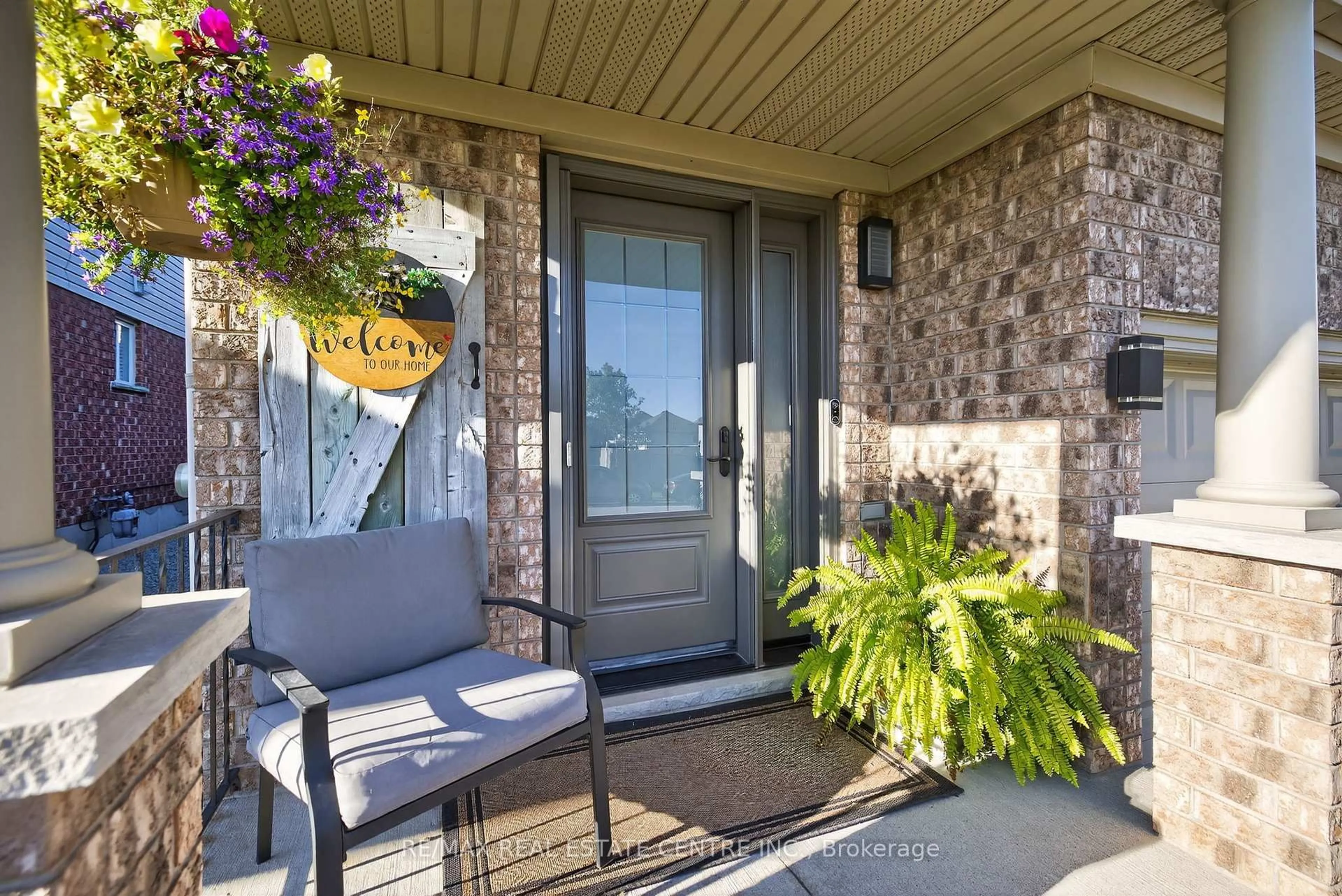 Indoor entryway for 3 Bishop Crt, Orangeville Ontario L9W 5G6