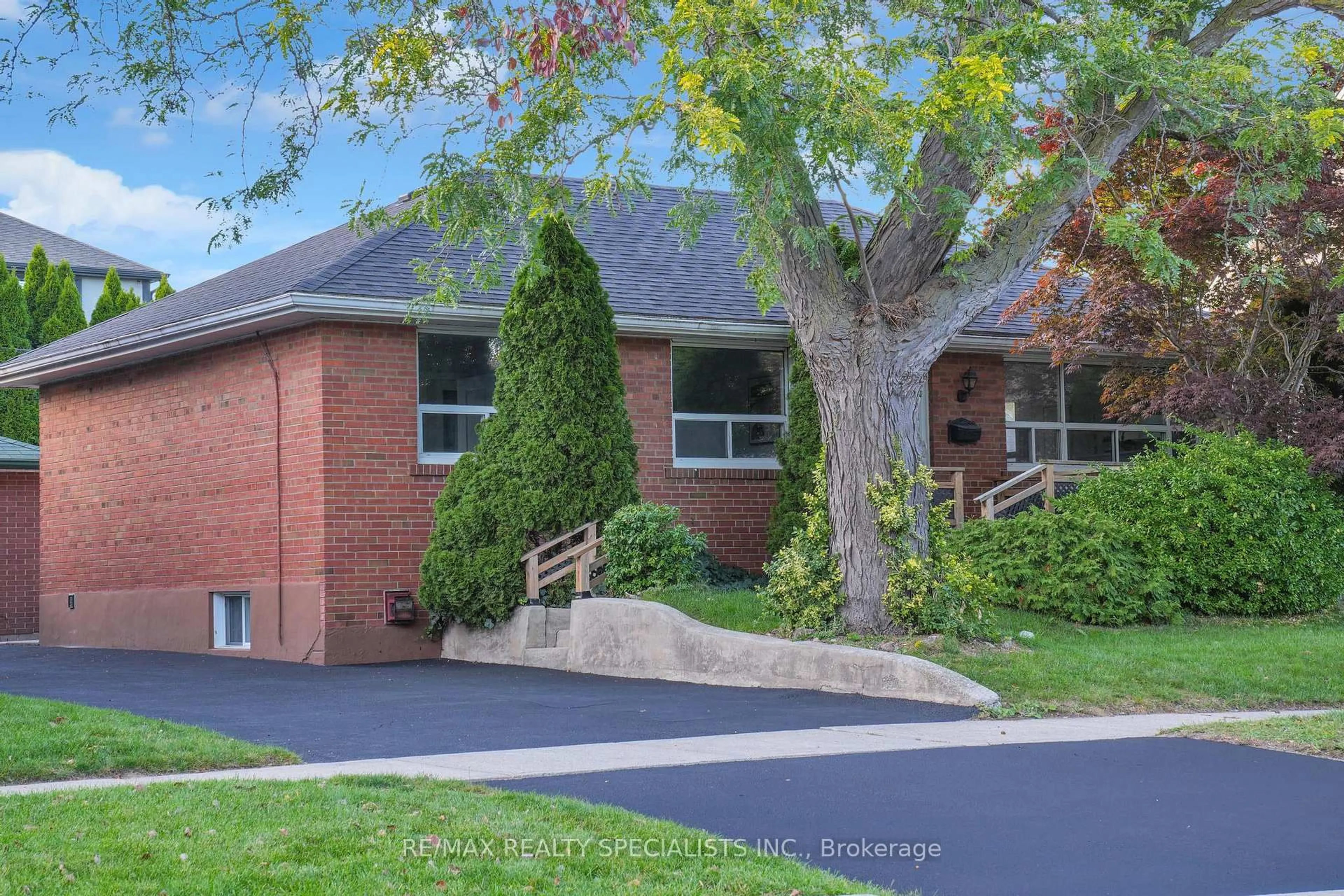 Home with brick exterior material, street for 51 Florence Dr, Oakville Ontario L6K 1V7