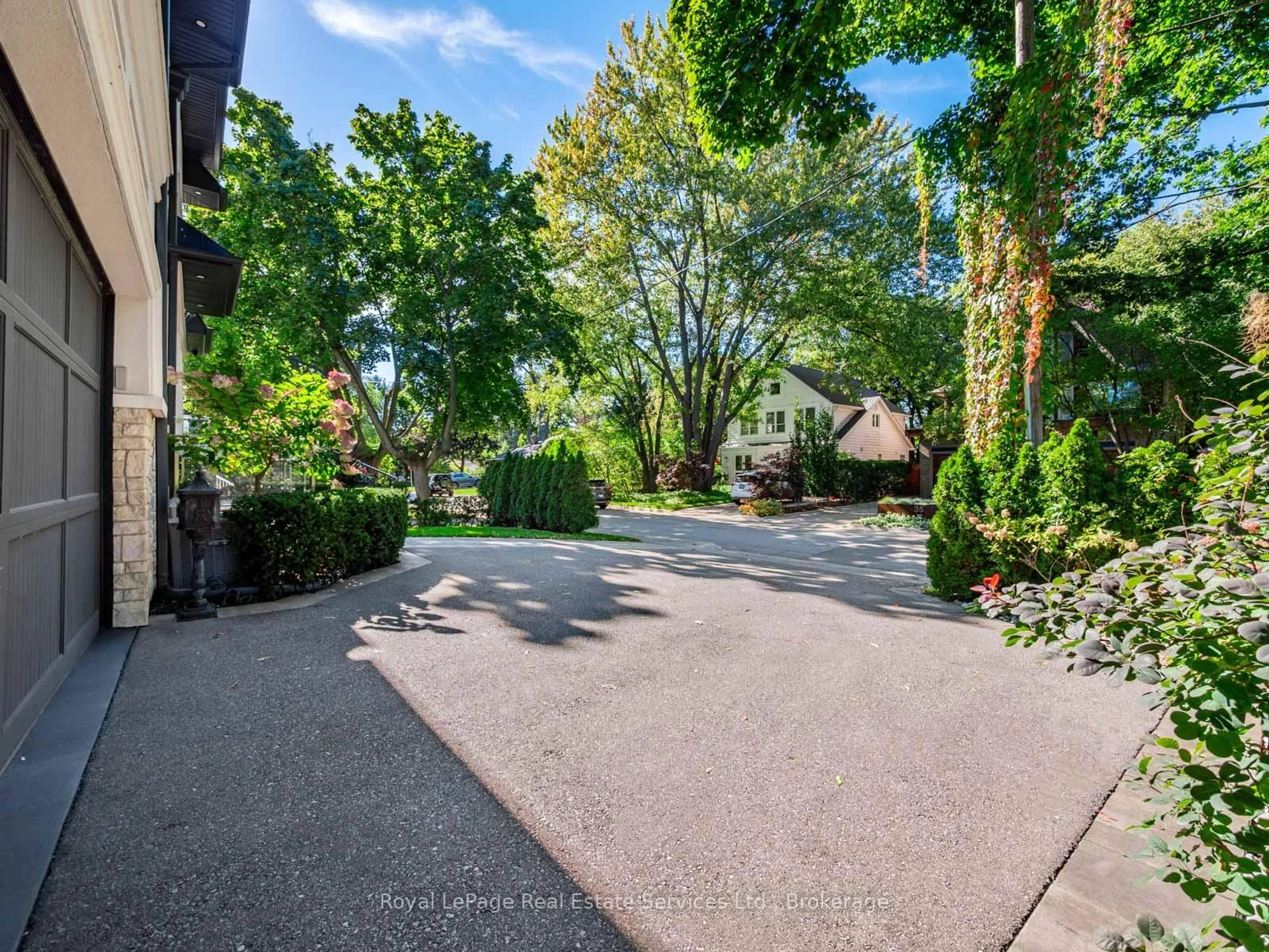 Unknown for 36 Anderson St, Oakville Ontario L6K 1A5