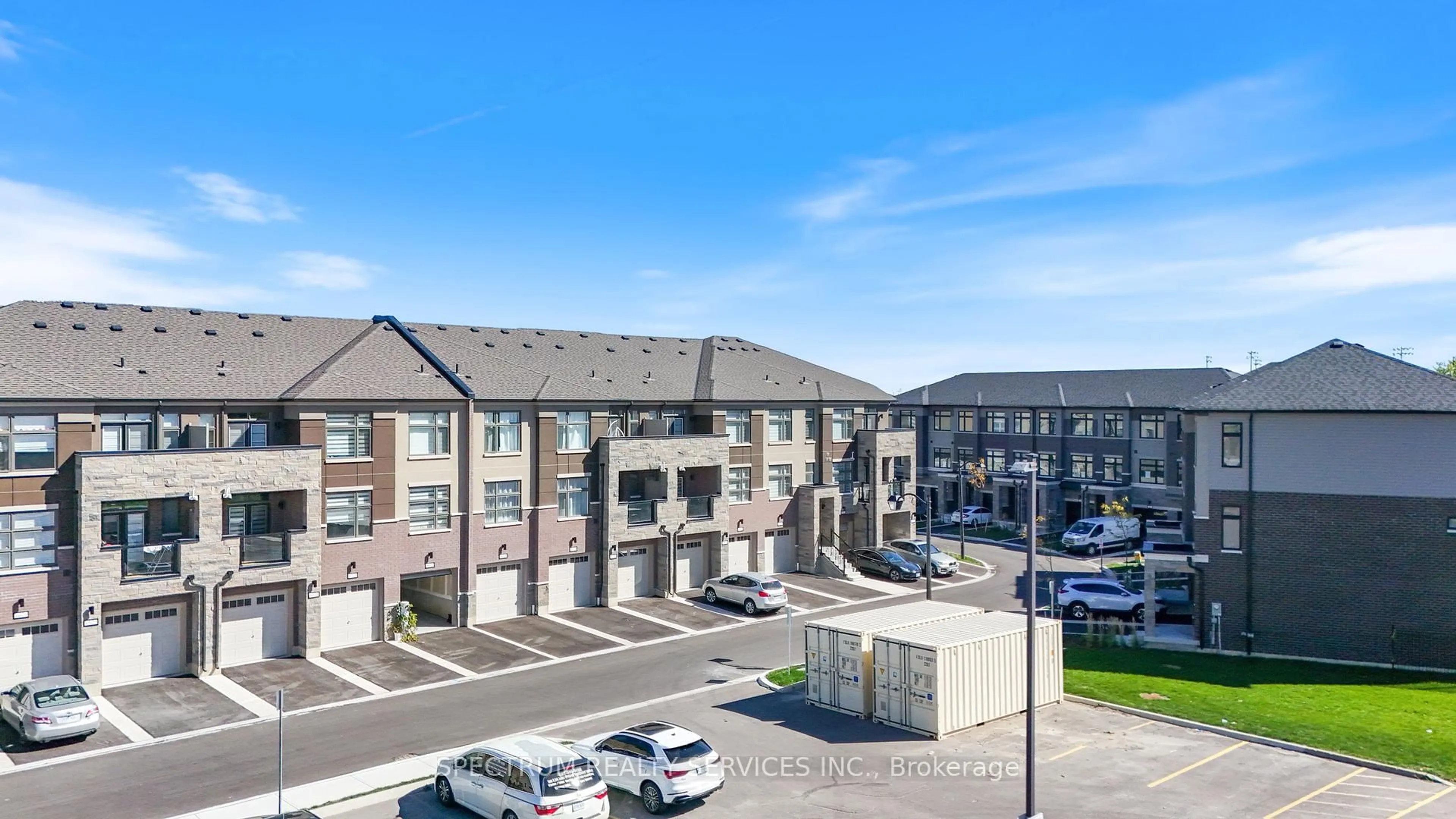 A pic from outside/outdoor area/front of a property/back of a property/a pic from drone, unknown for 82 Fieldridge Cres #Lot 68, Brampton Ontario L6R 4G6