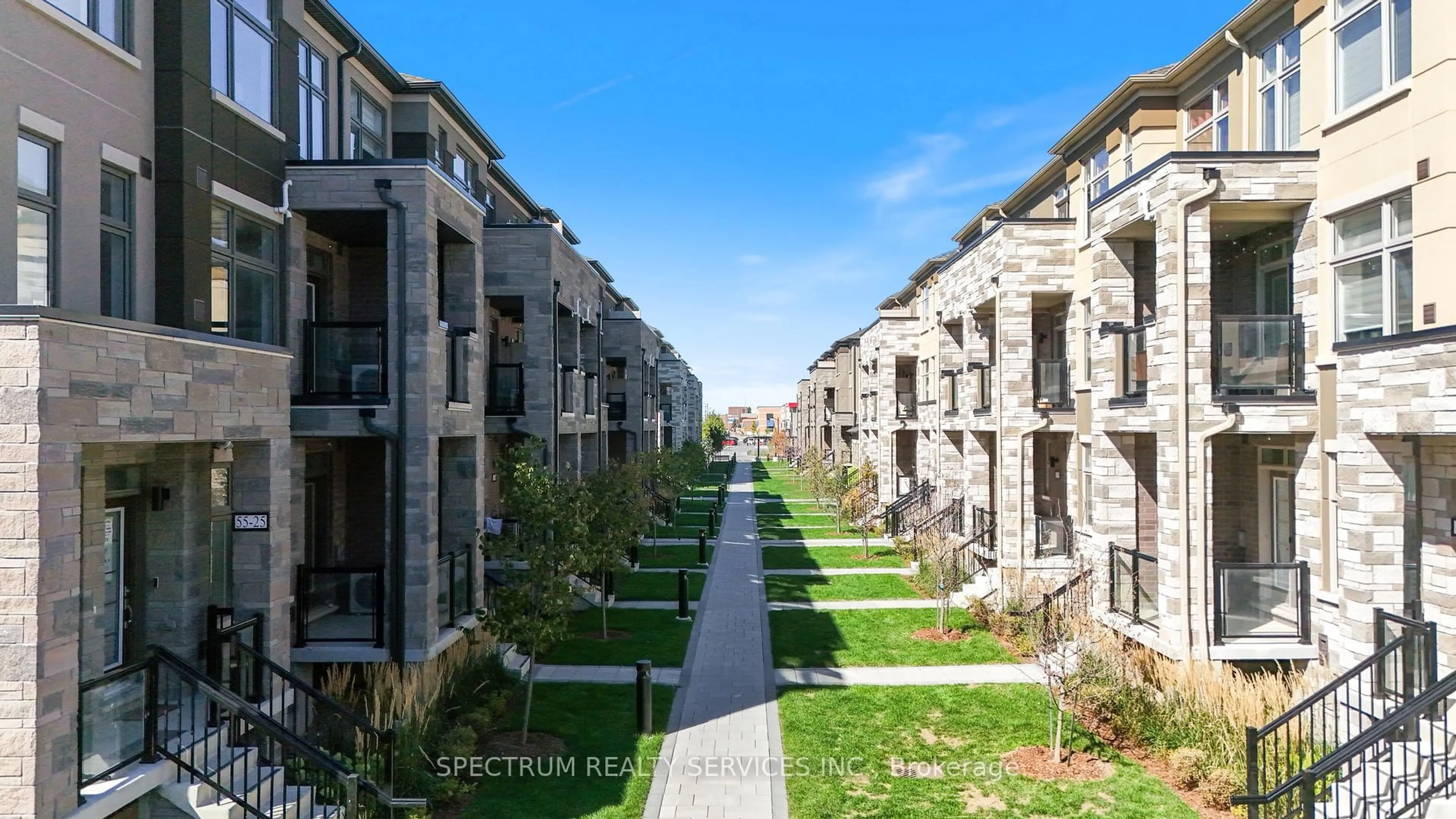Patio, street for 82 Fieldridge Cres #Lot 68, Brampton Ontario L6R 4G6