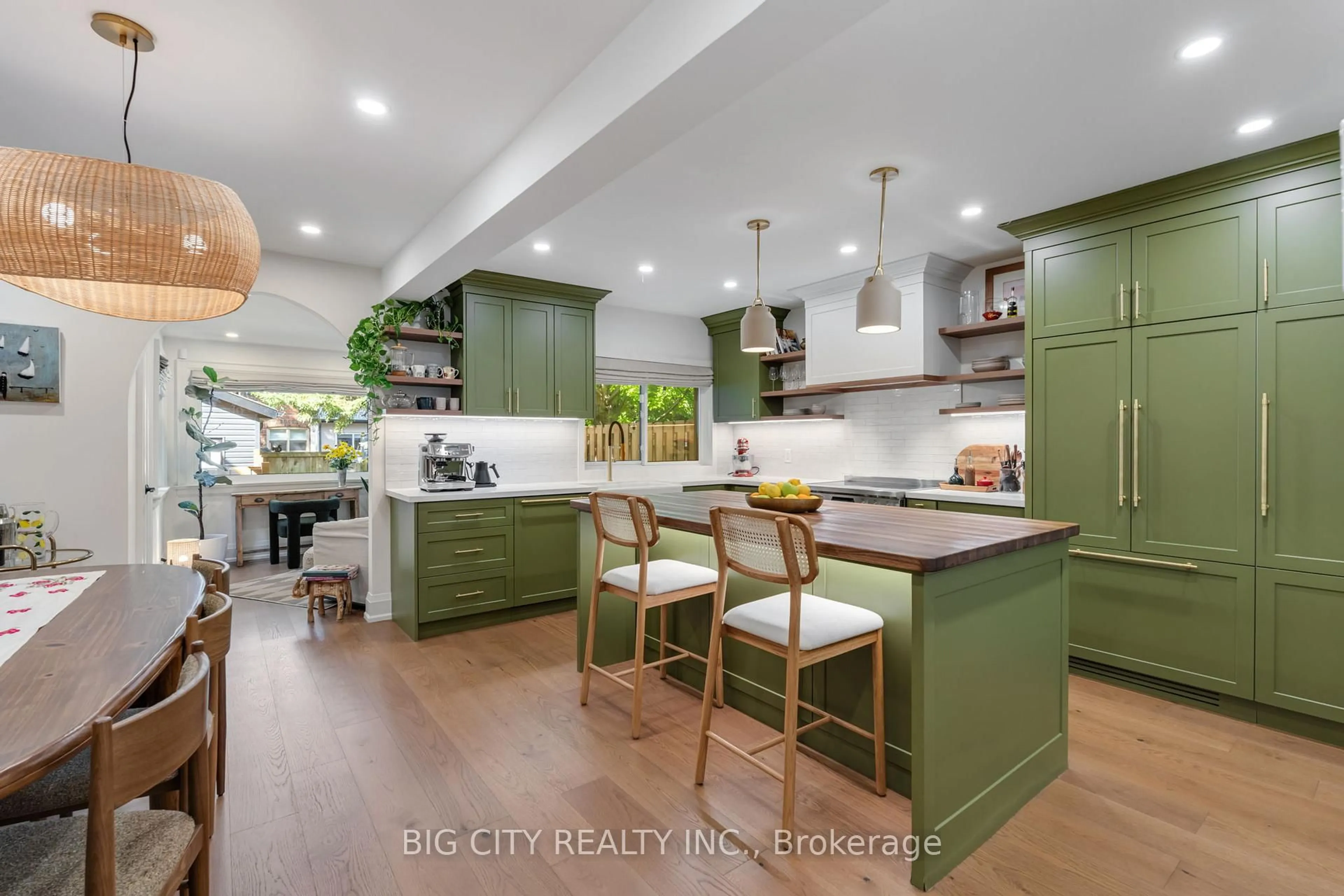 Open concept kitchen, unknown for 28 Humberview Rd, Toronto Ontario M6S 1W6