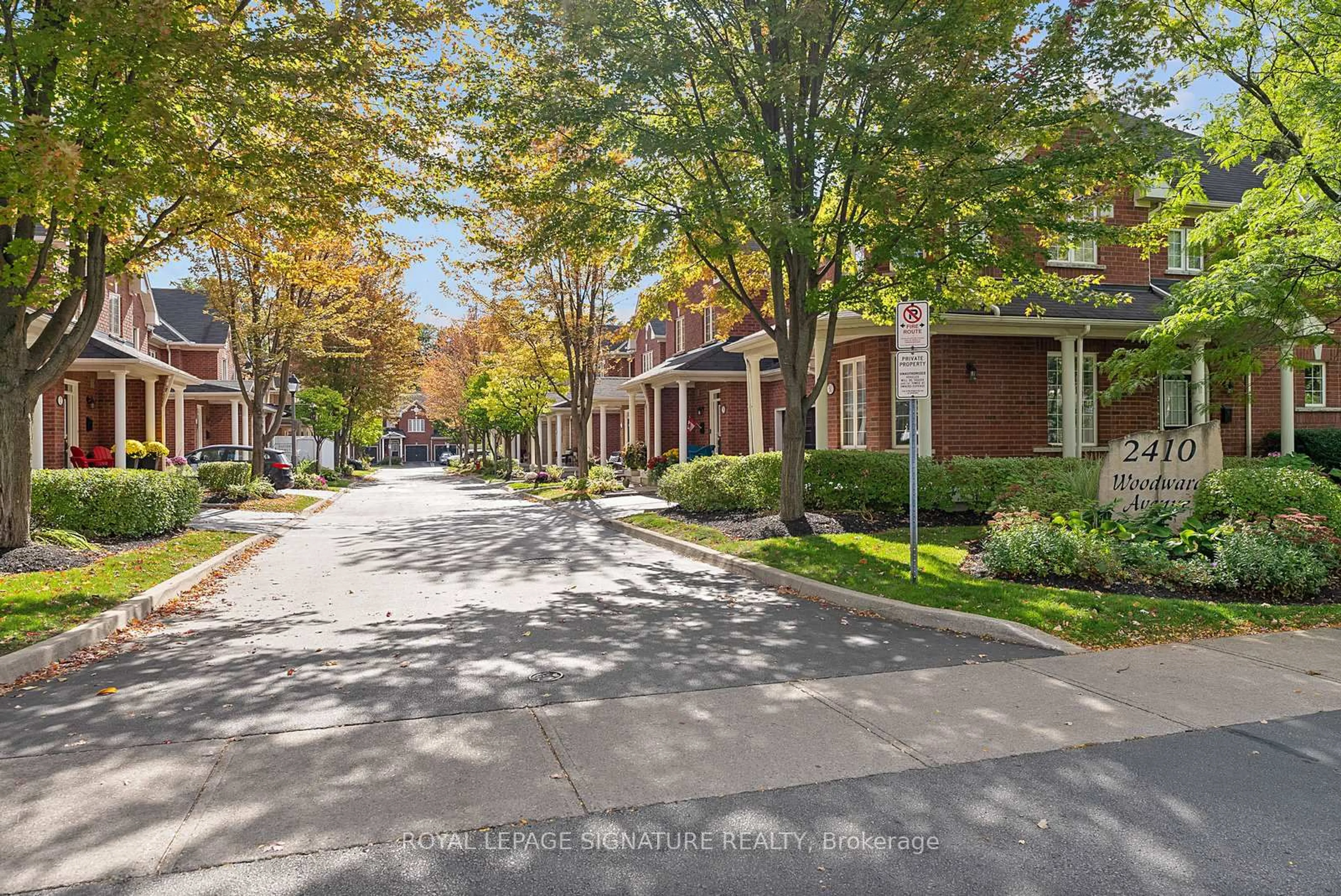 Patio, street for 2410 Woodward Ave #27, Burlington Ontario L7R 1T9
