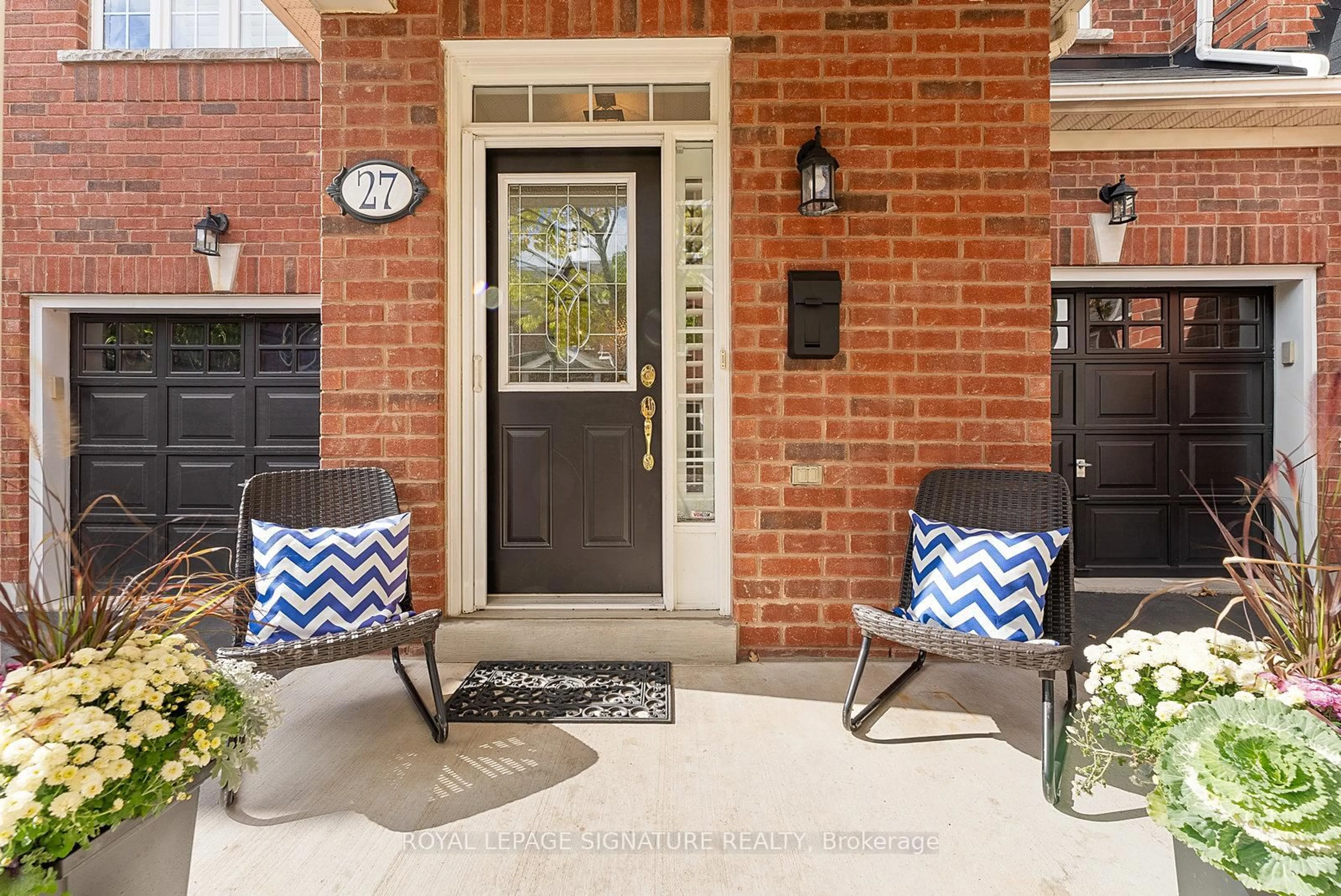 Home with brick exterior material, street for 2410 Woodward Ave #27, Burlington Ontario L7R 1T9