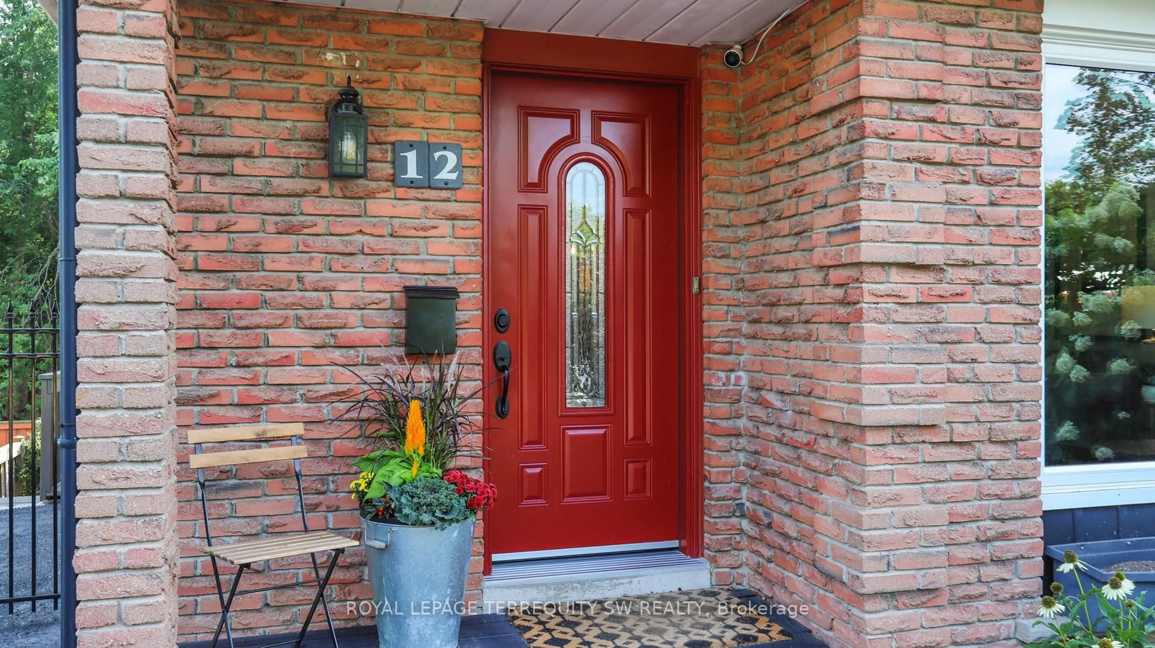 Indoor entryway for 12 Newby Crt, Brampton Ontario L6V 2R8
