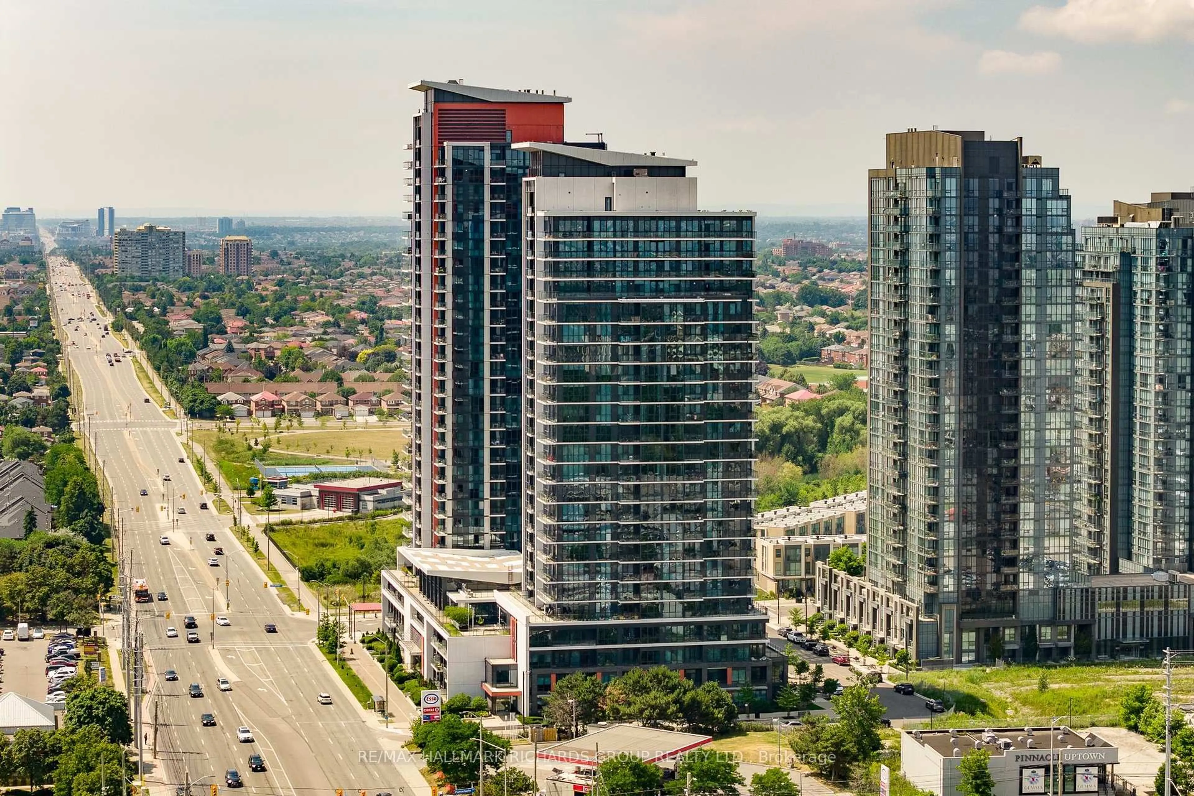 A pic from outside/outdoor area/front of a property/back of a property/a pic from drone, city buildings view from balcony for 55 Eglinton Ave #708, Mississauga Ontario L5R 3P5
