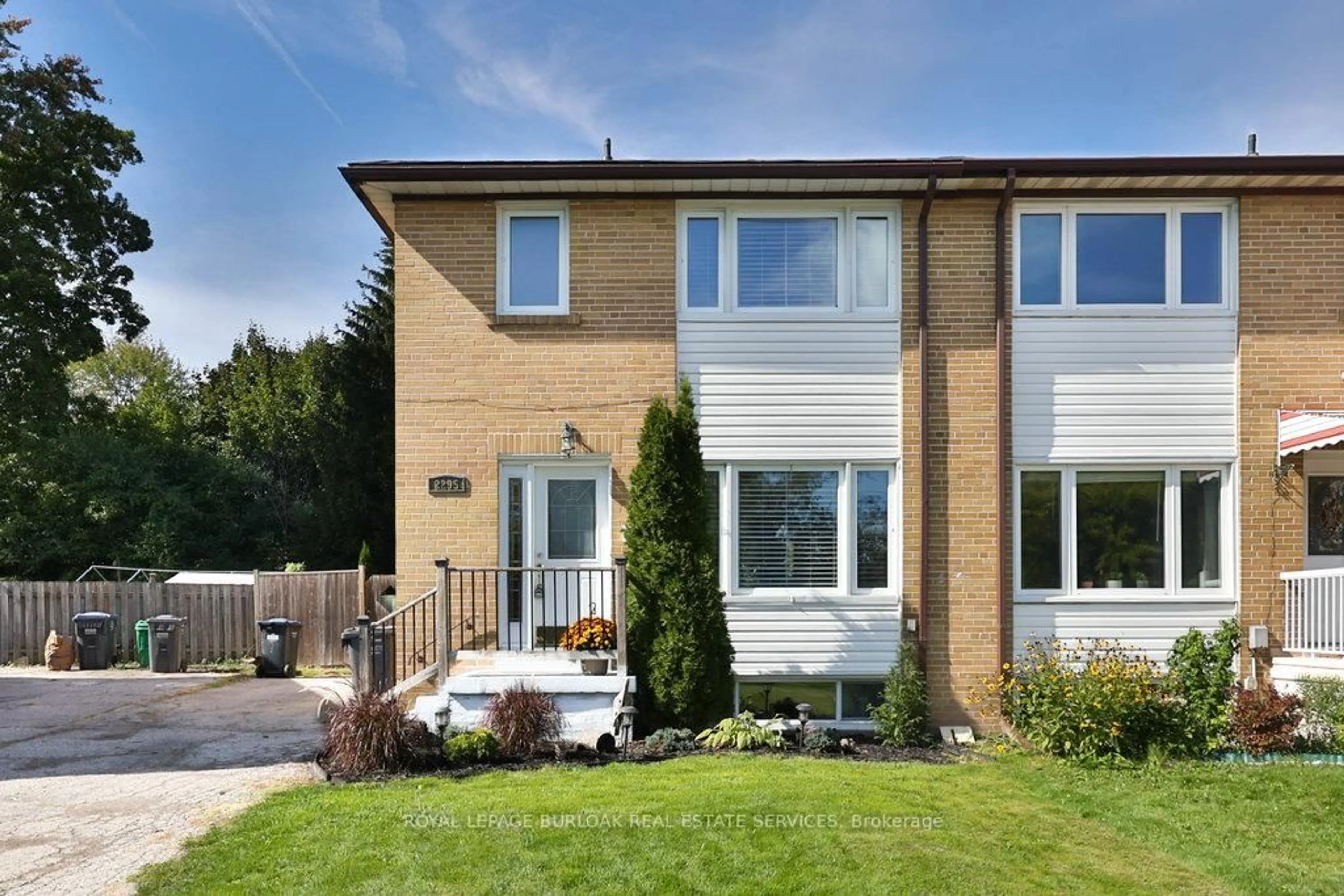 Home with brick exterior material, street for 2295 Wiseman Crt, Mississauga Ontario L5J 1P5