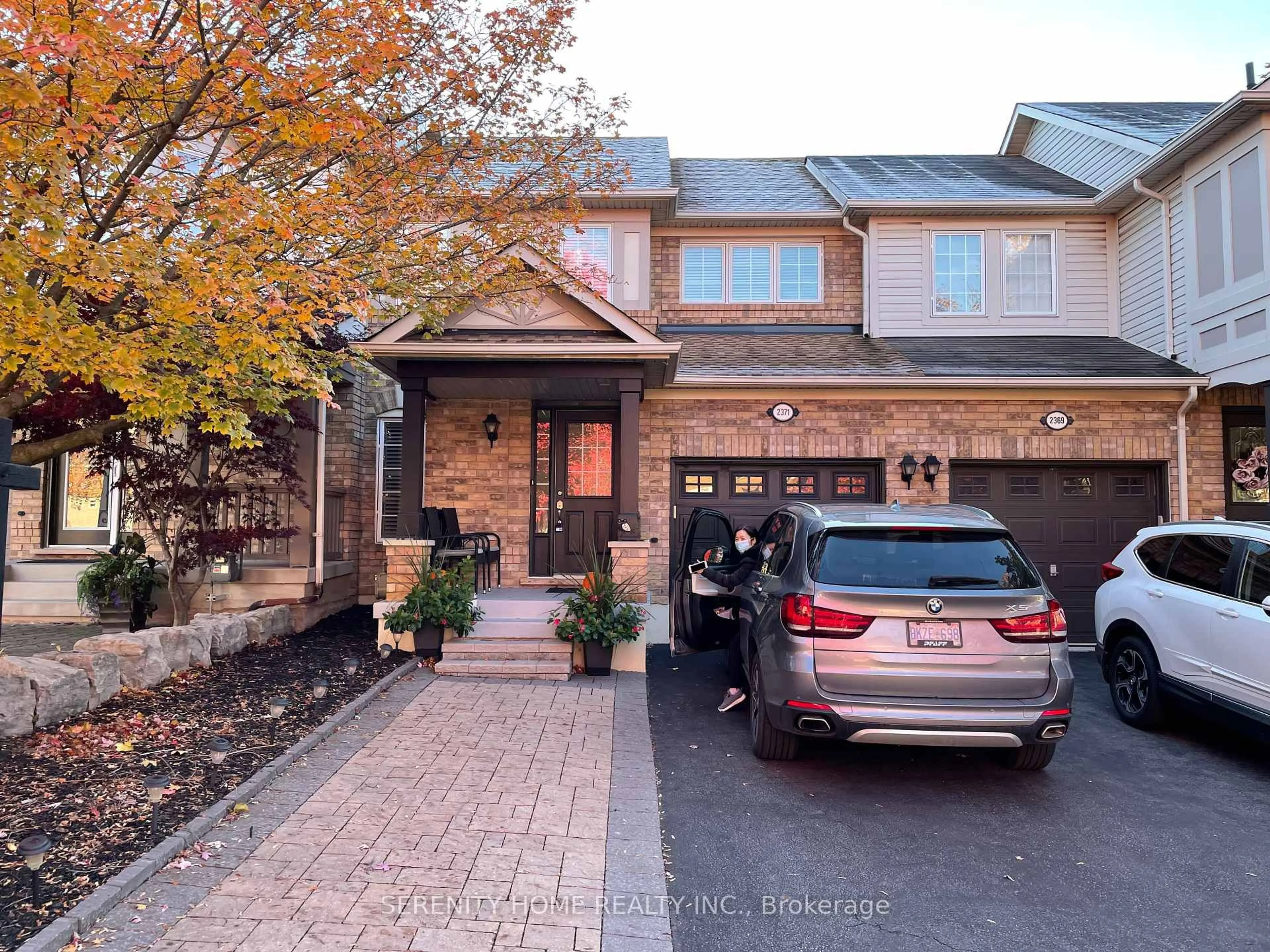 Home with brick exterior material, street for 2371 Baintree Cres, Oakville Ontario L6M 4X1
