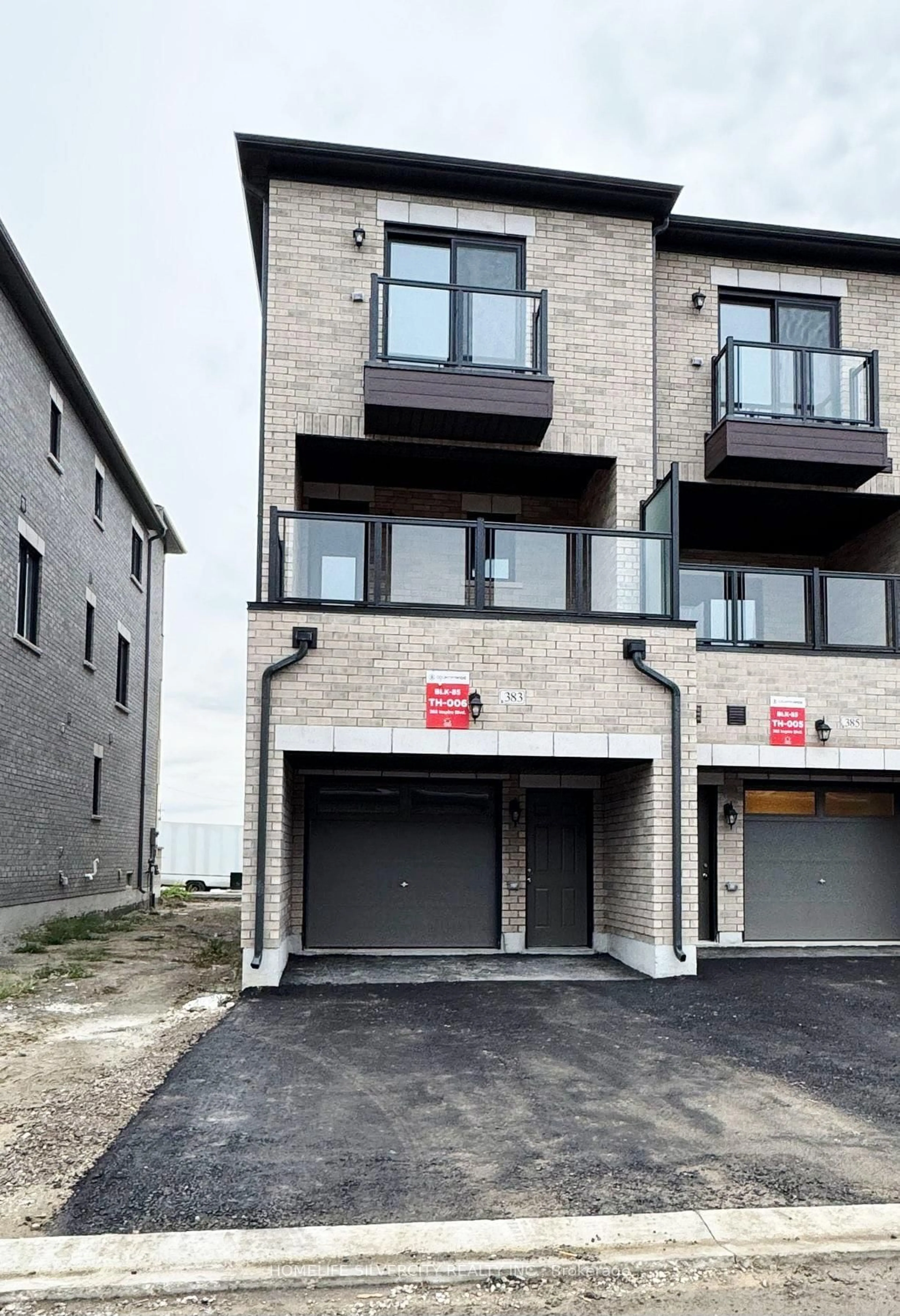 Unknown for 383 Inspire Blvd, Brampton Ontario L6R 4E4