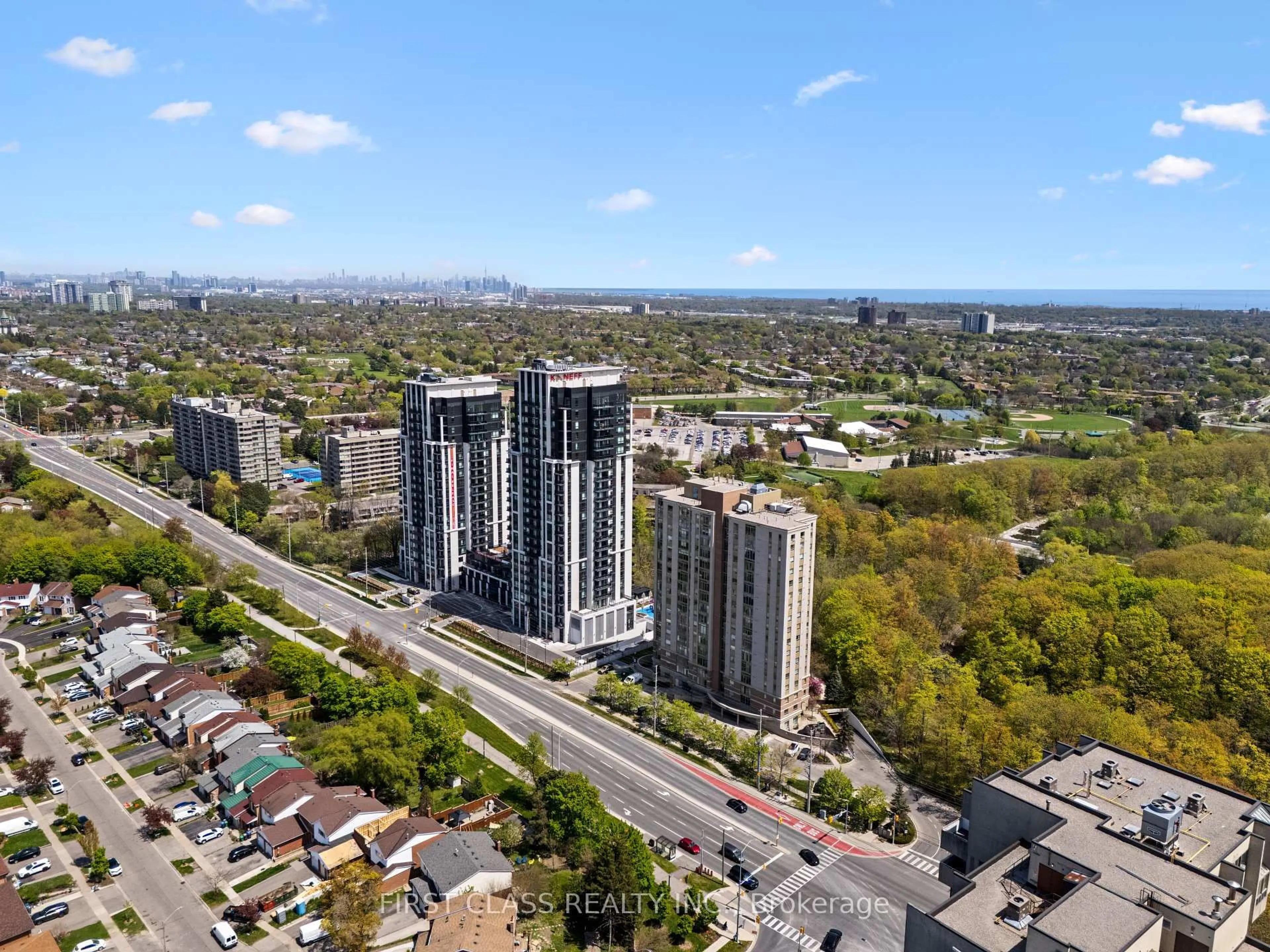 A pic from outside/outdoor area/front of a property/back of a property/a pic from drone, city buildings view from balcony for 200 Burnhamthorpe Rd #905, Mississauga Ontario L5A 4E8