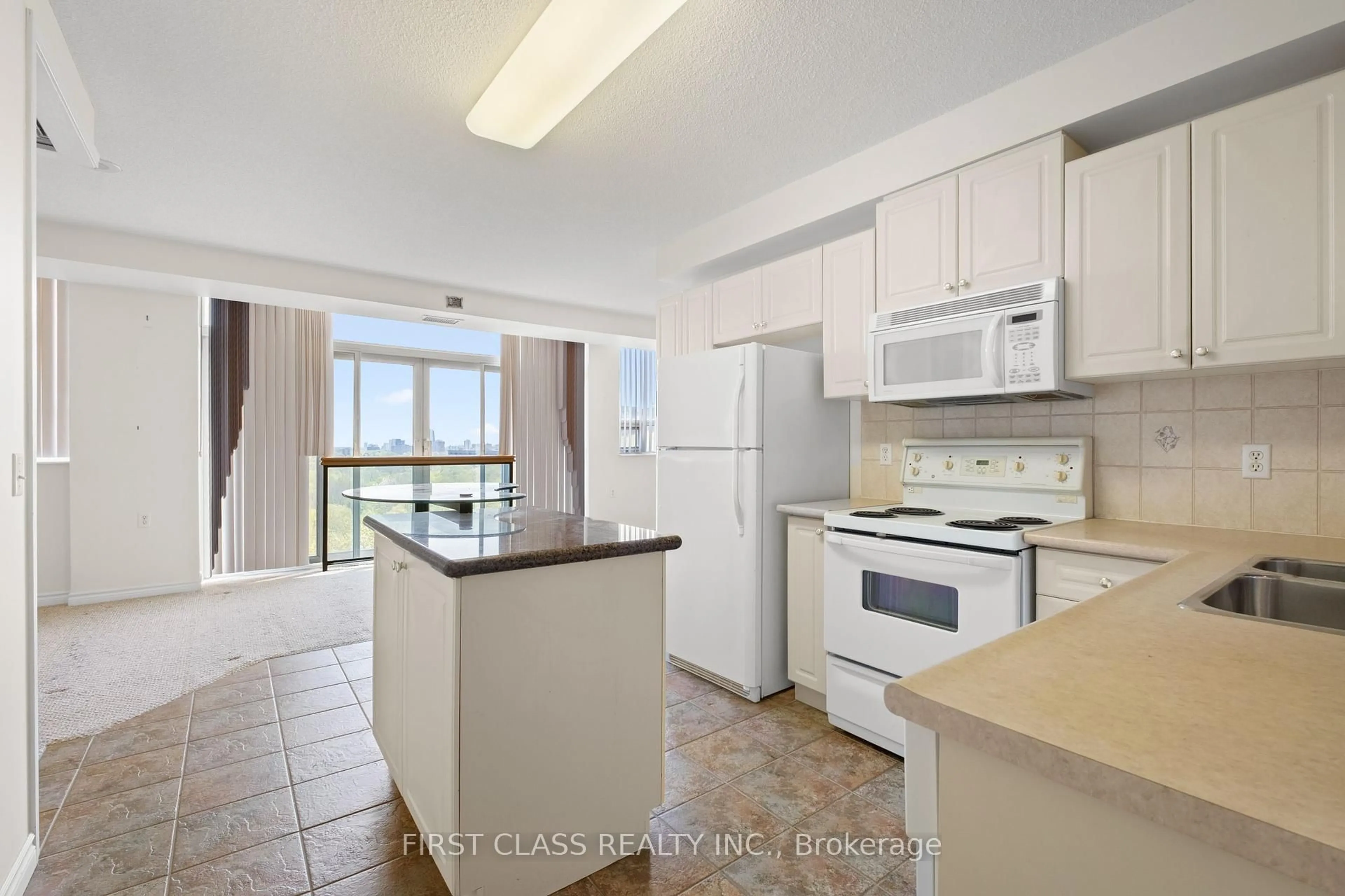 Standard kitchen, unknown for 200 Burnhamthorpe Rd #905, Mississauga Ontario L5A 4E8