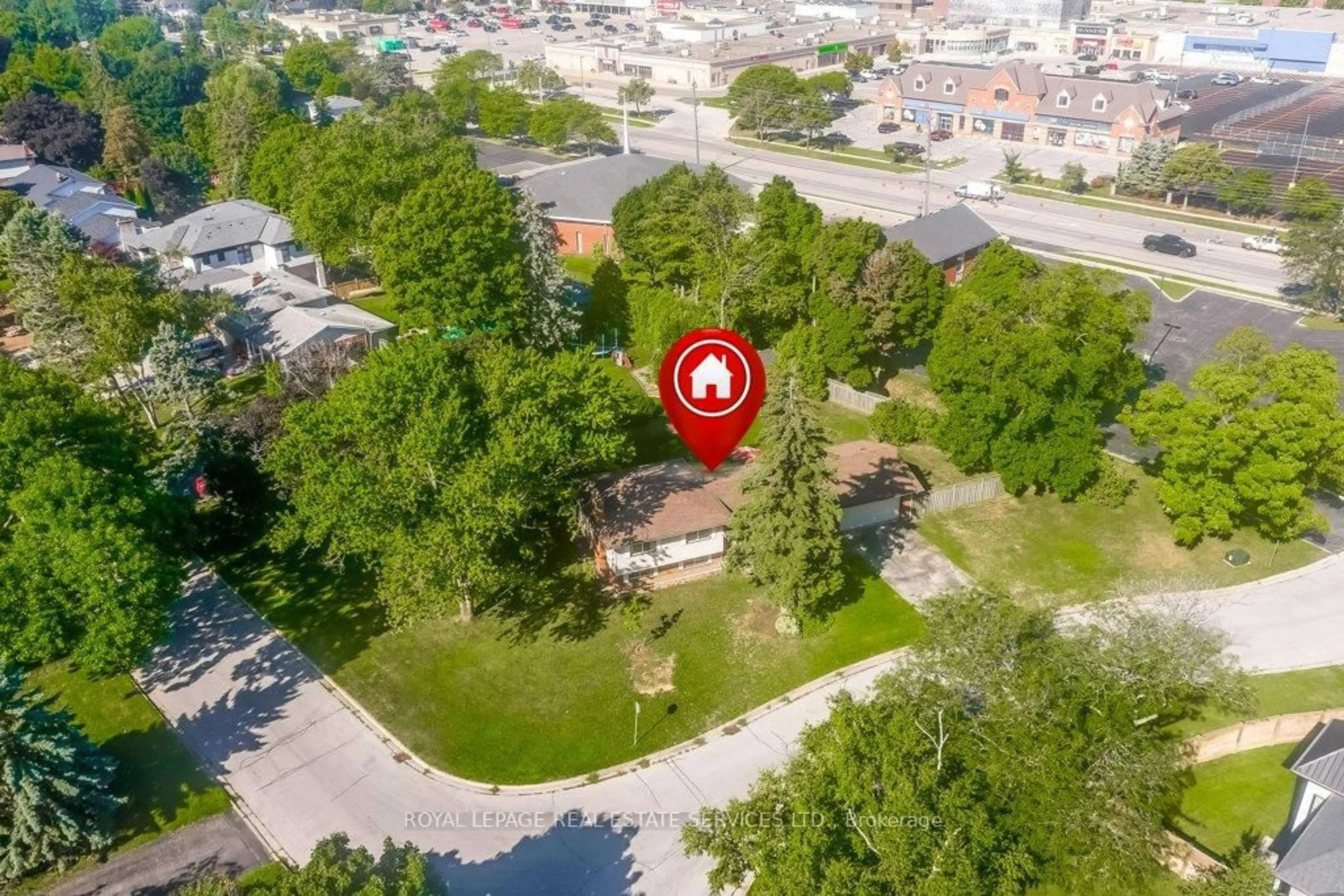 A pic from outside/outdoor area/front of a property/back of a property/a pic from drone, street for 280 Savannah Gate, Oakville Ontario L6L 4E6
