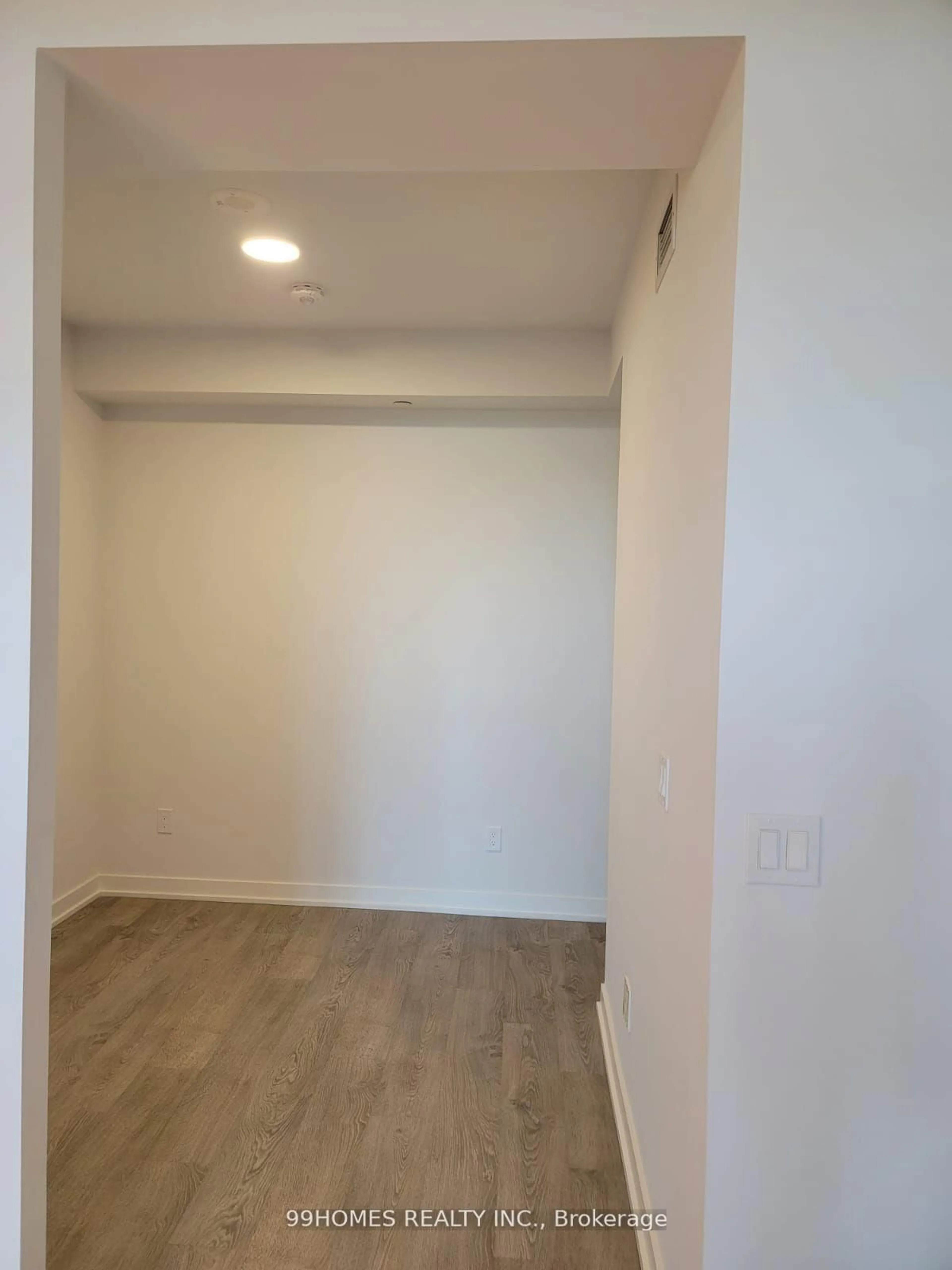 A pic of a room for 1926 Lakeshore Blvd #1216, Toronto Ontario M6S 0B1