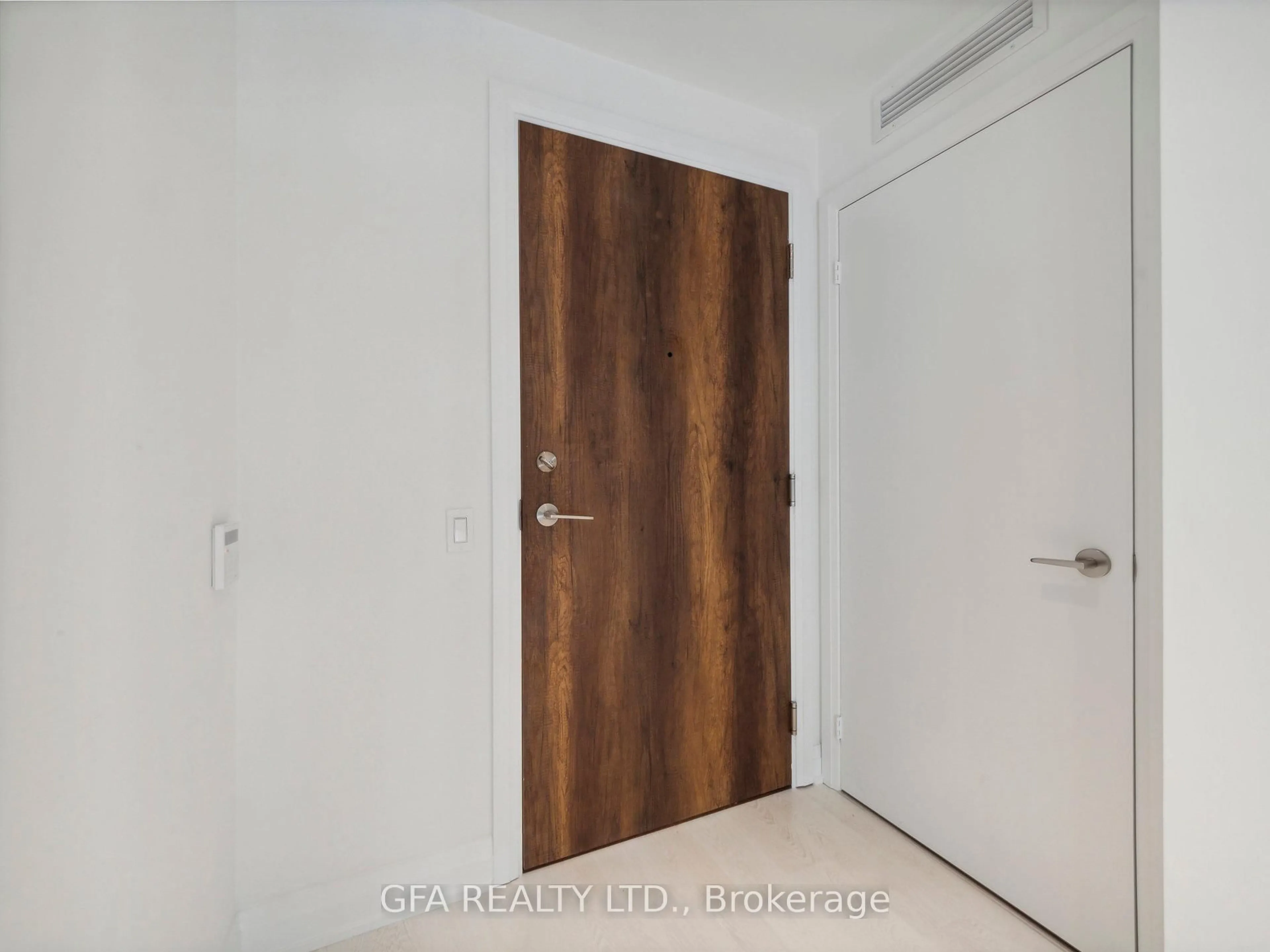 Unknown for 251 Manitoba St #716, Toronto Ontario M8Y 0C7
