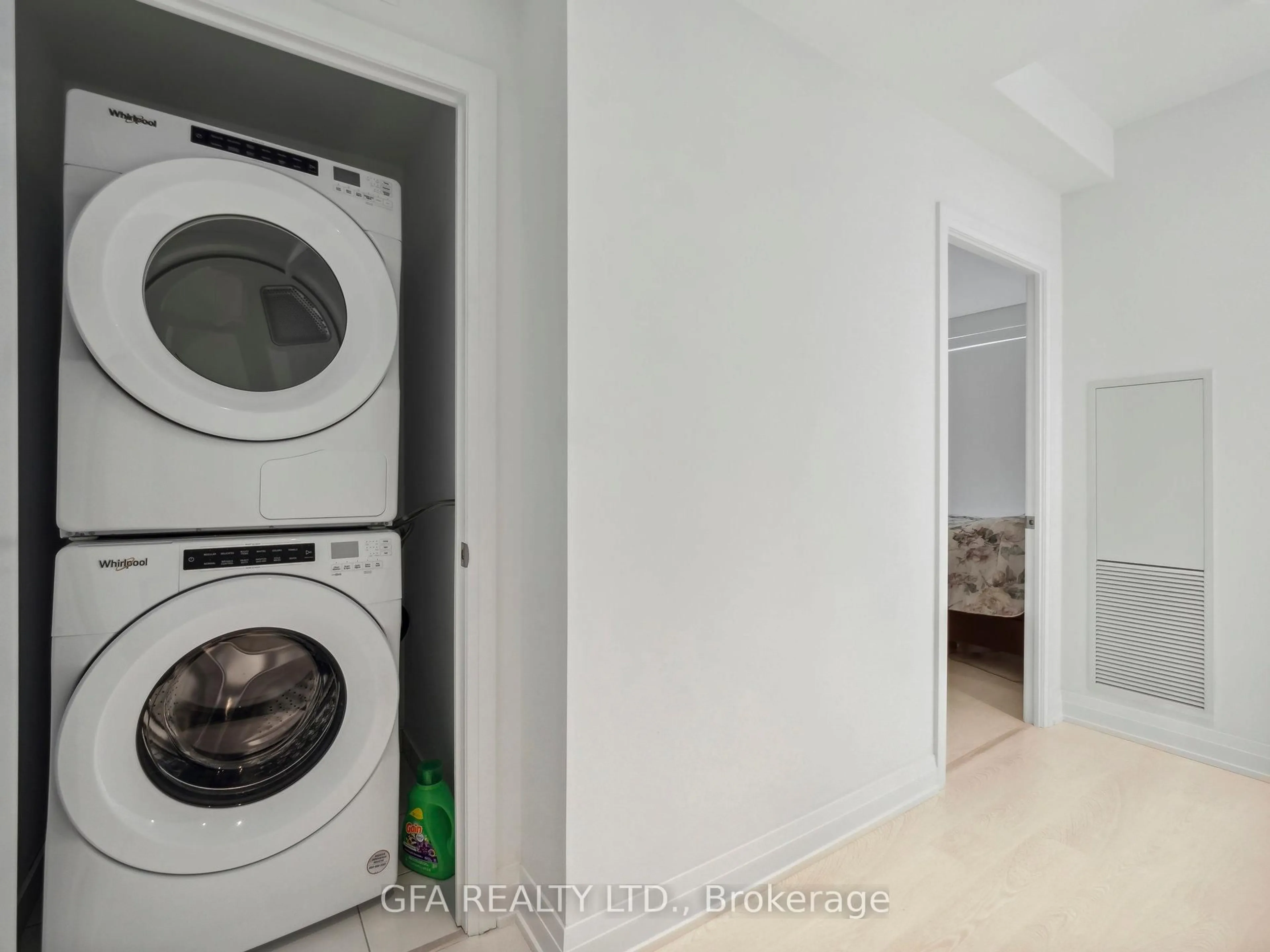 Laundry room for 251 Manitoba St #716, Toronto Ontario M8Y 0C7