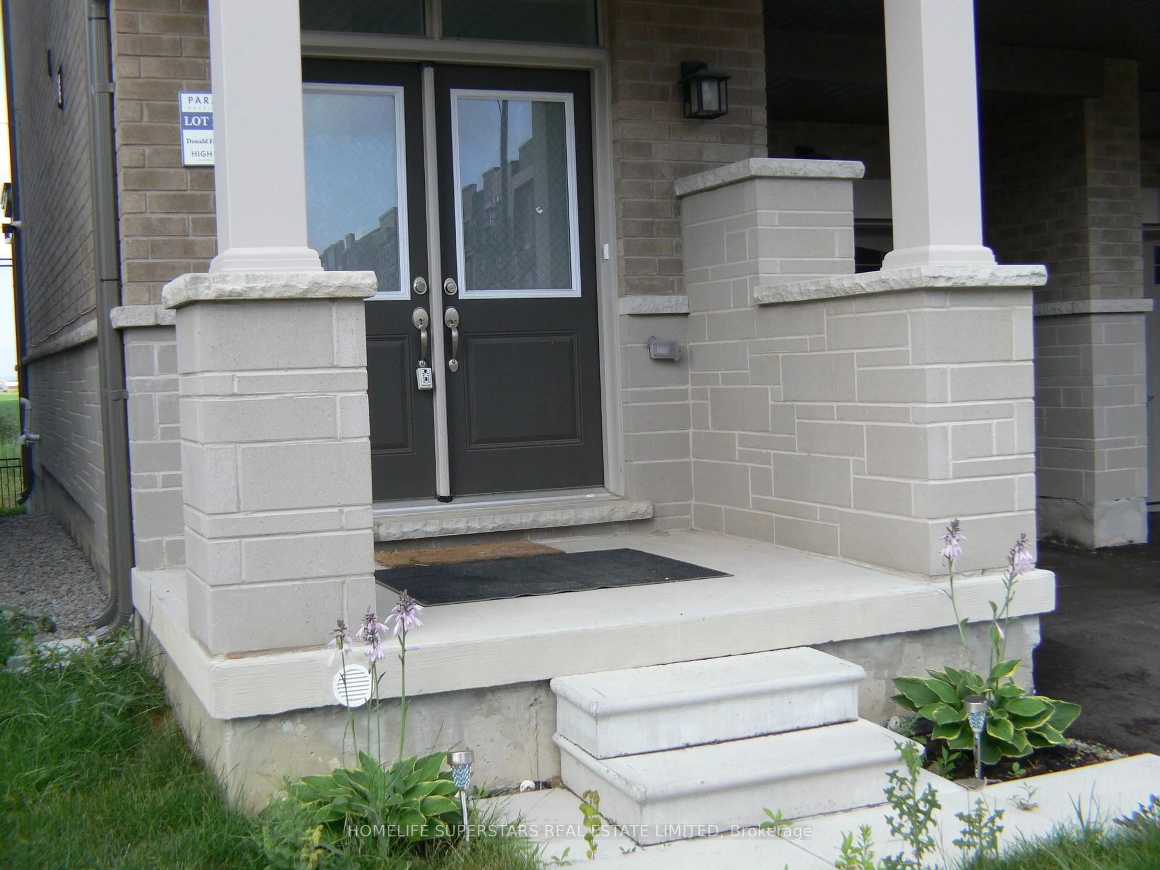 Unknown for 95 Donald Ficht Cres, Brampton Ontario L7A 5H7
