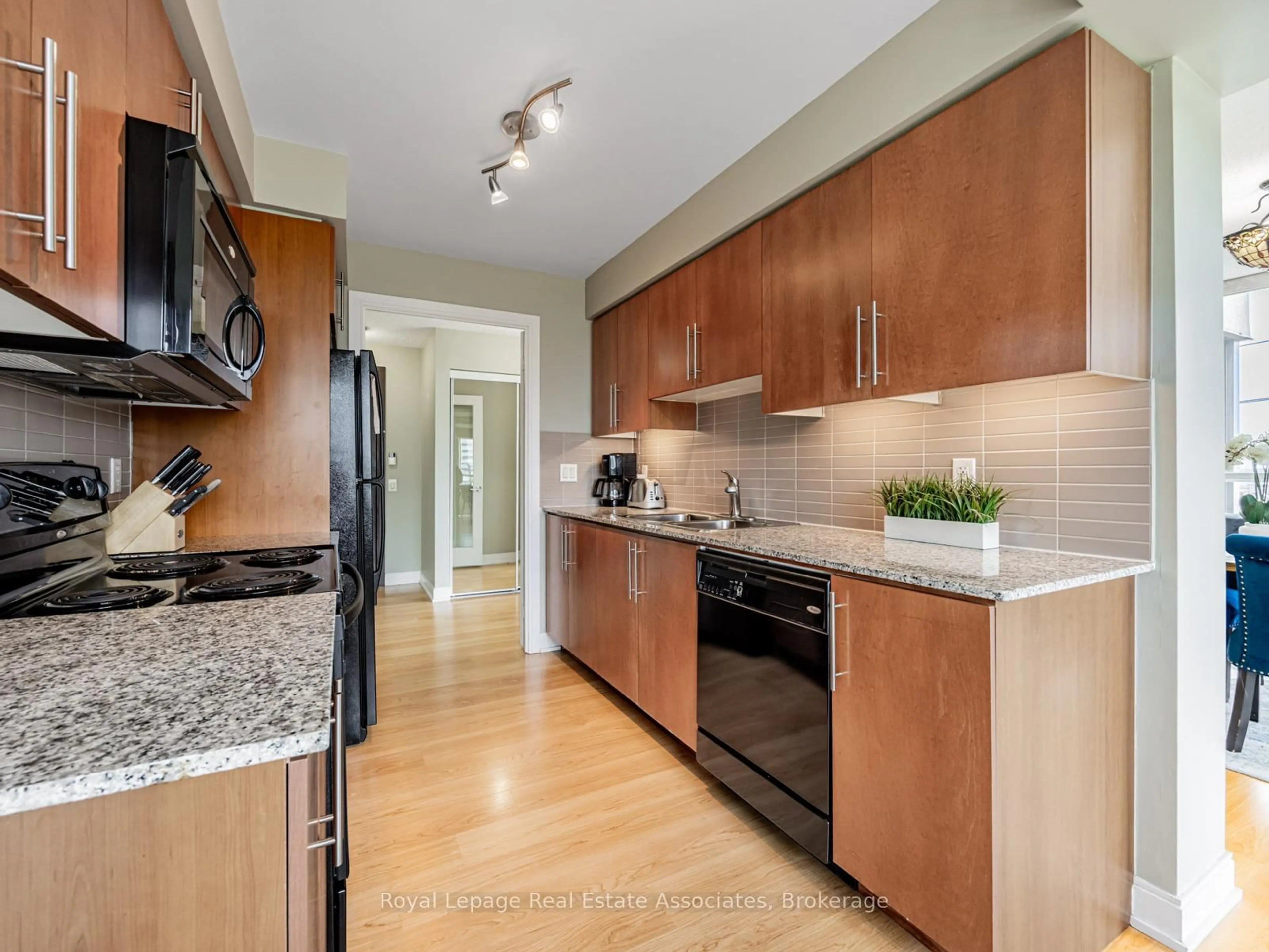 Unknown for 35 Viking Lane #335, Toronto Ontario M9B 0A2