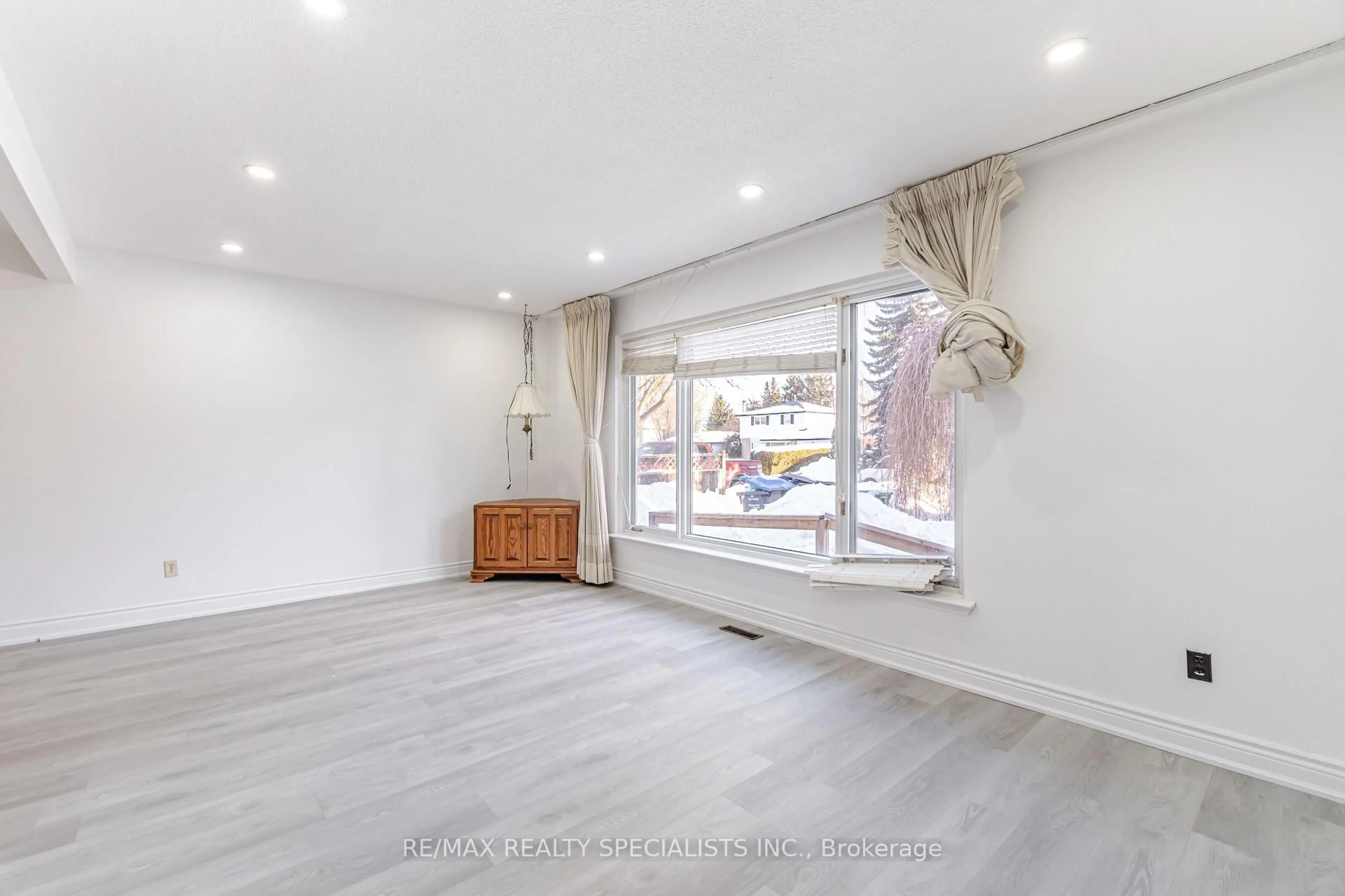 Unknown for 38 Dunblaine Cres, Brampton Ontario L6T 3H2