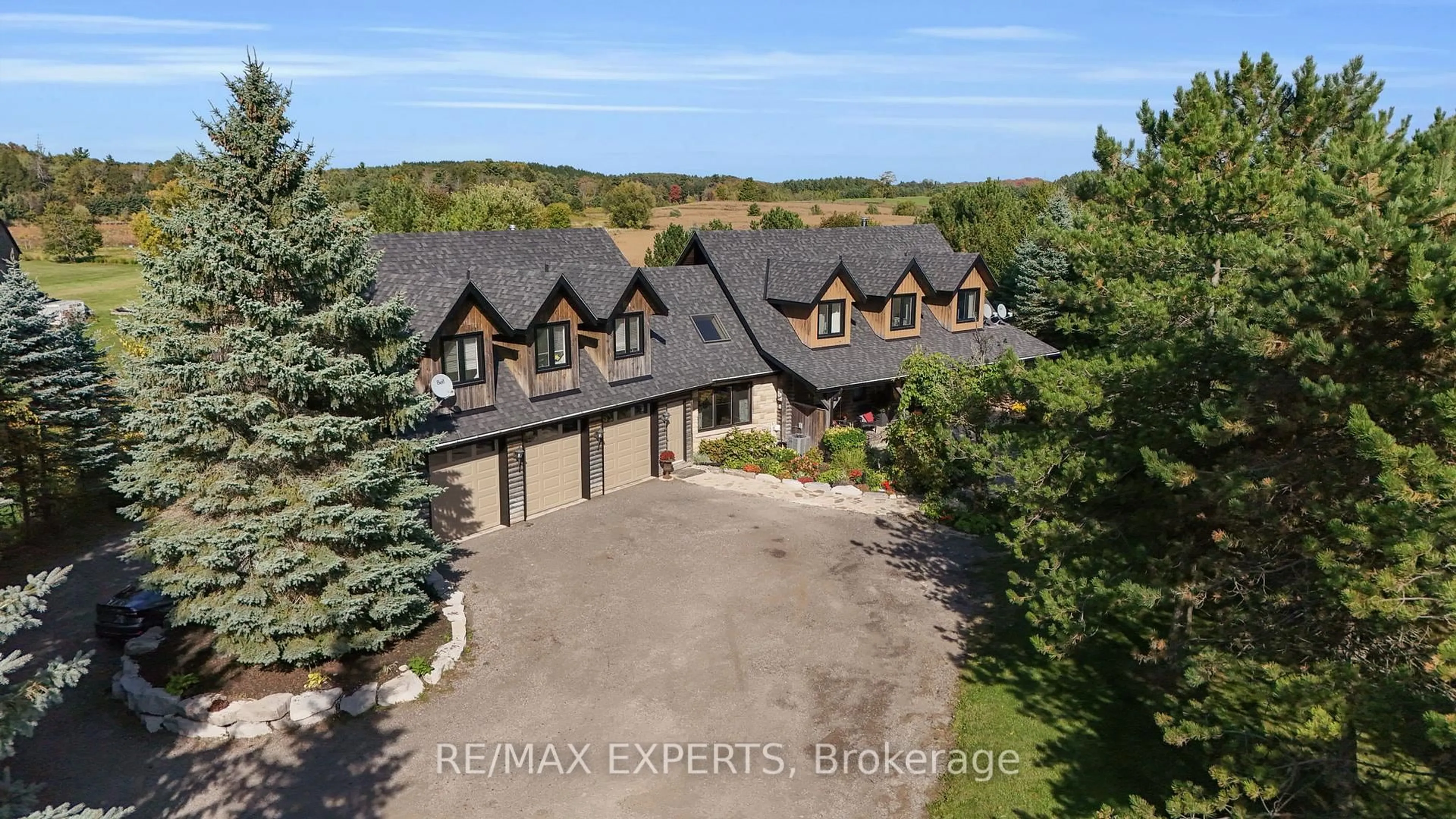 A pic from outside/outdoor area/front of a property/back of a property/a pic from drone, building for 15481 Mount Wolfe Rd, Caledon Ontario L7E 3P3