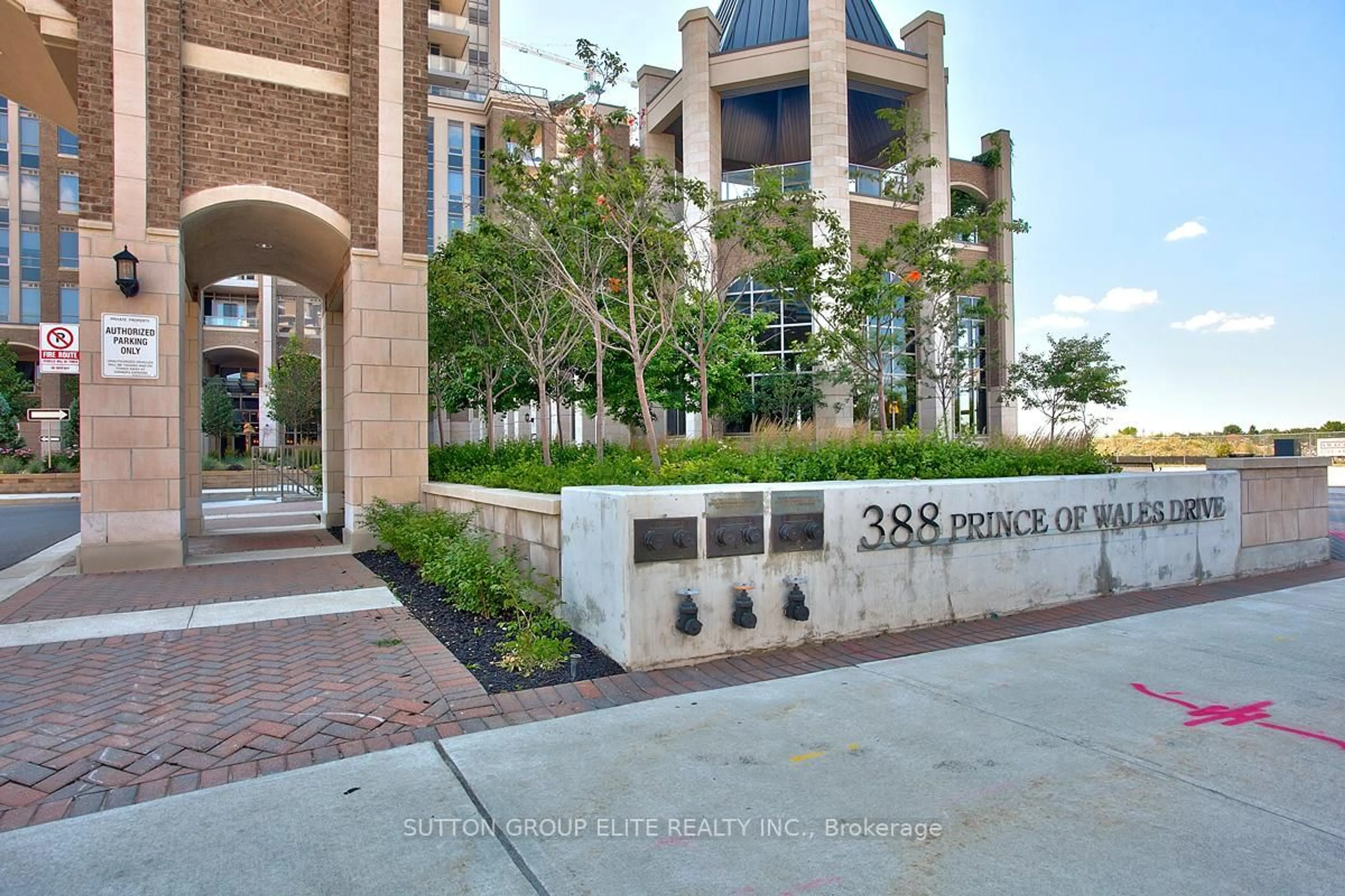 Indoor foyer for 388 Prince Of Wales Dr #1407, Mississauga Ontario L5B 0A1