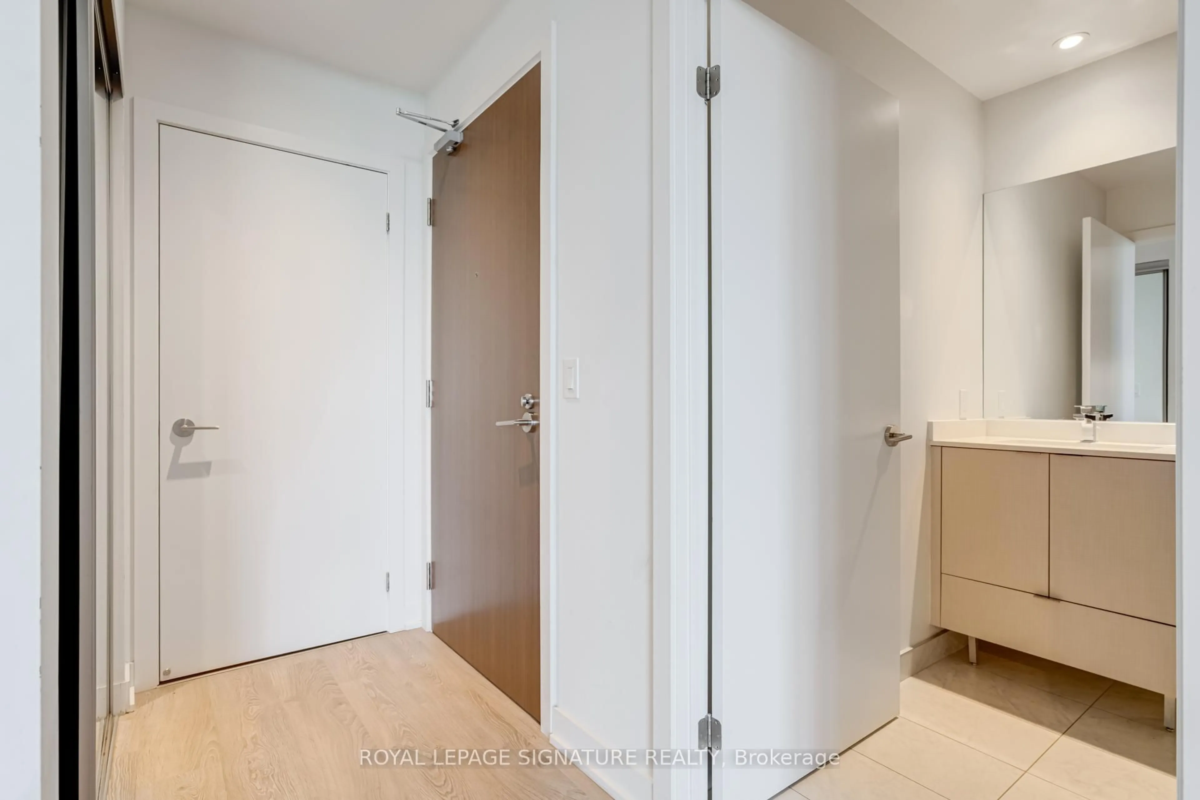 Unknown for 1926 Lake Shore Blvd #2217, Toronto Ontario M6S 1A1