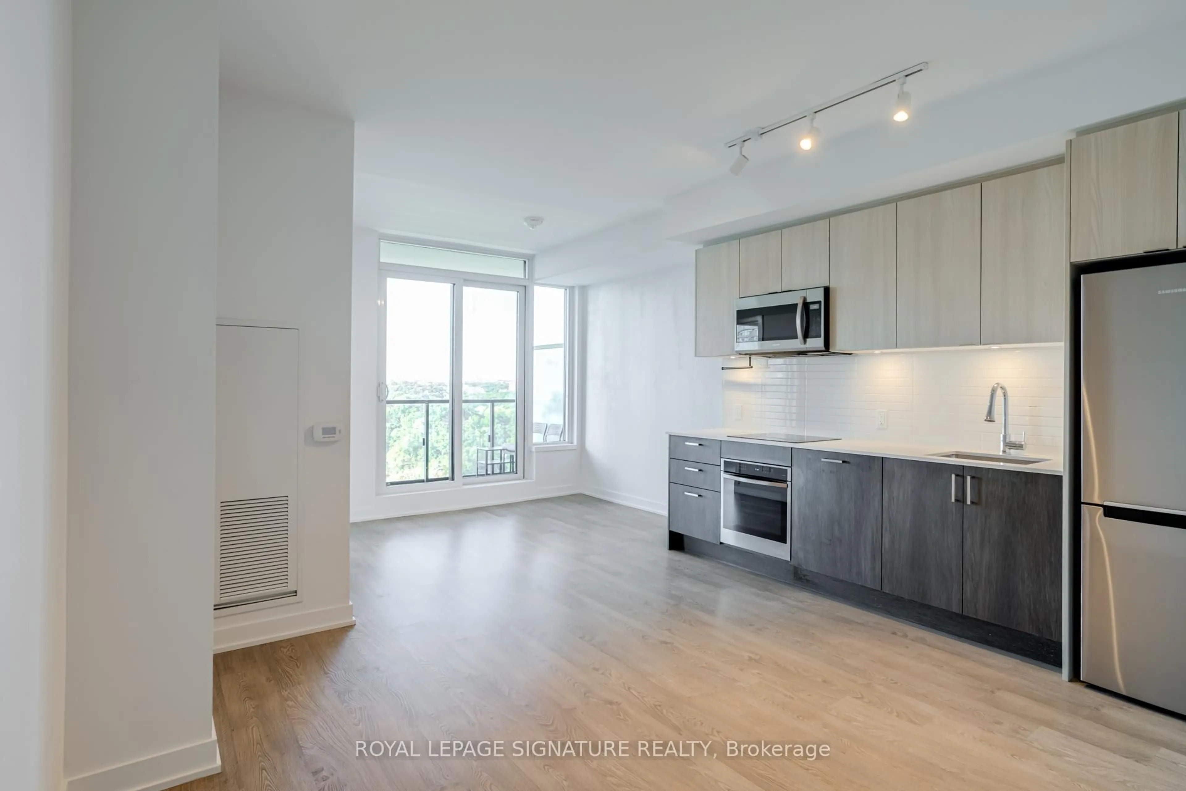 Open concept kitchen, unknown for 1926 Lake Shore Blvd #2217, Toronto Ontario M6S 1A1