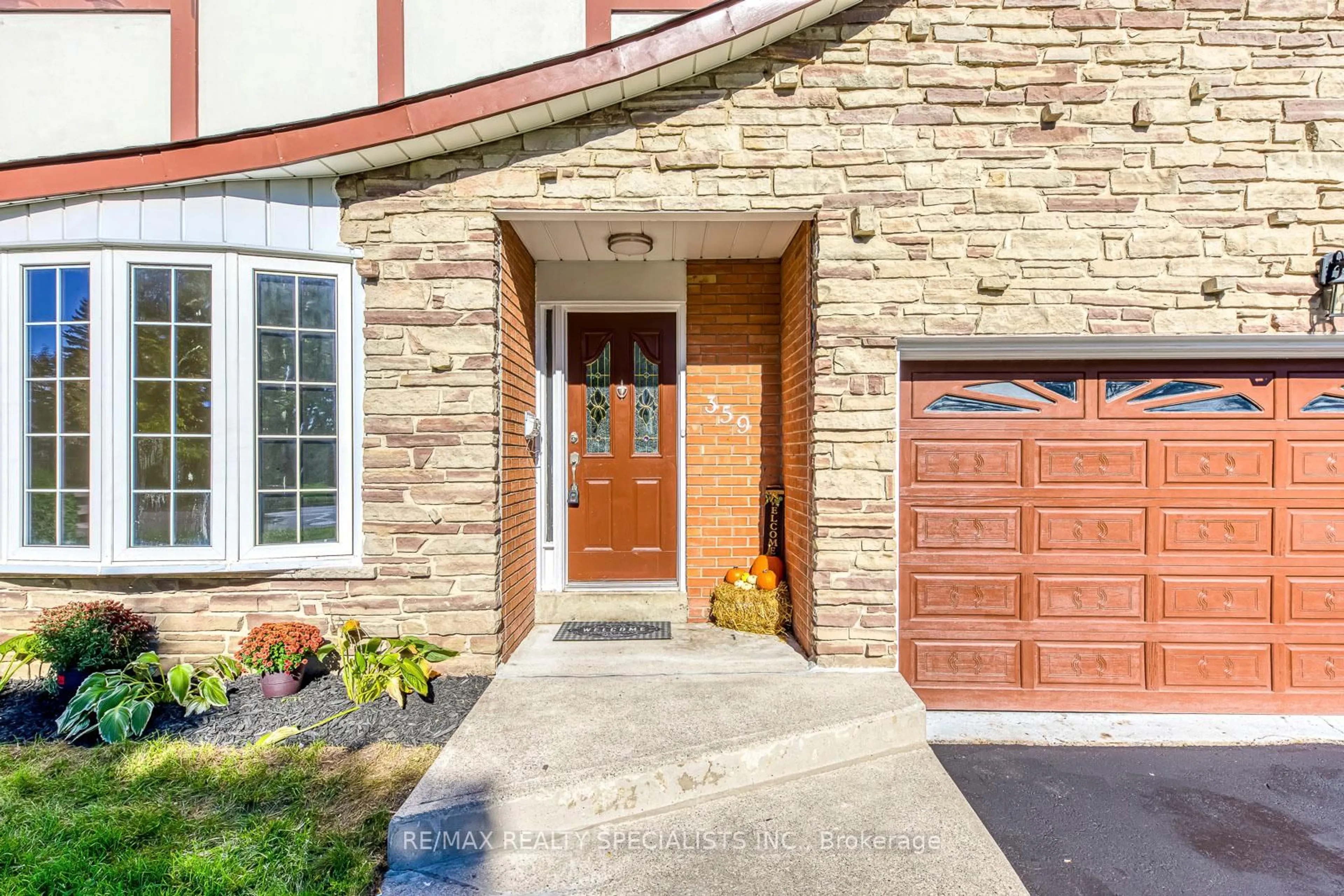 Unknown for 359 Louis Dr, Mississauga Ontario L5B 1Z2