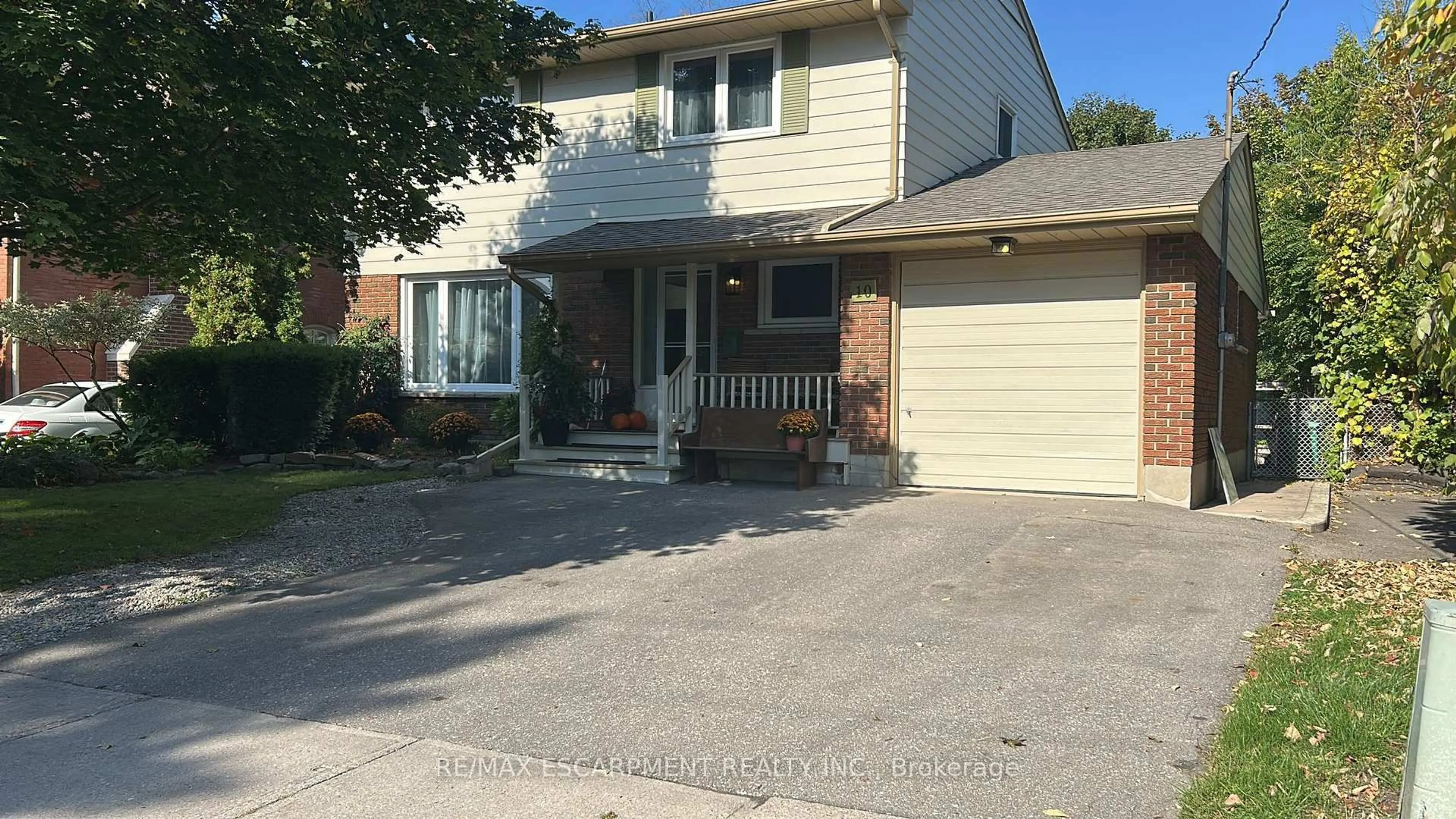 Home with vinyl exterior material, street for 10 Alexander St, Brampton Ontario L6V 1H6