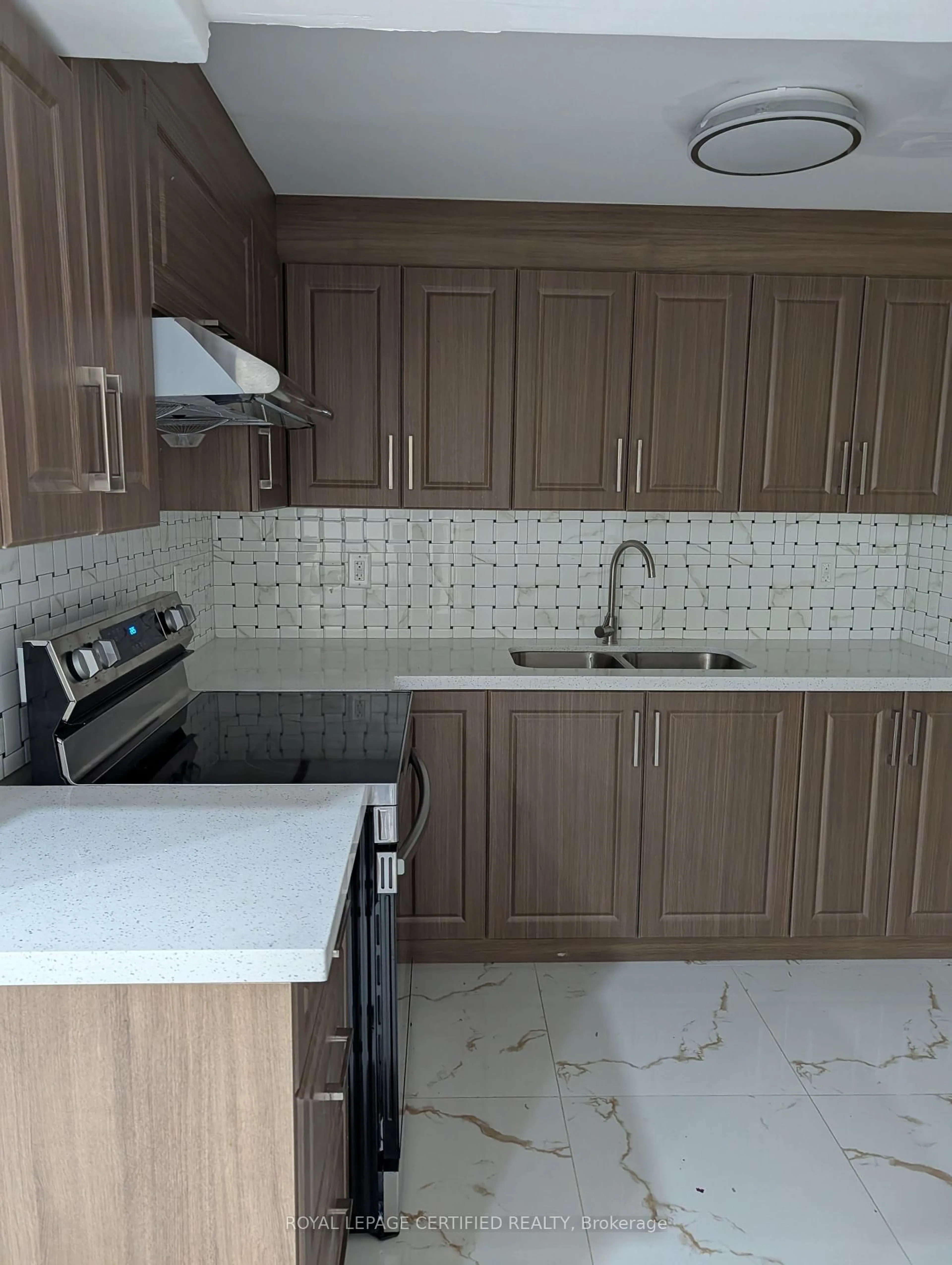 Standard kitchen, ceramic/tile floor for 94 Millstone Dr, Brampton Ontario L6Y 4P9