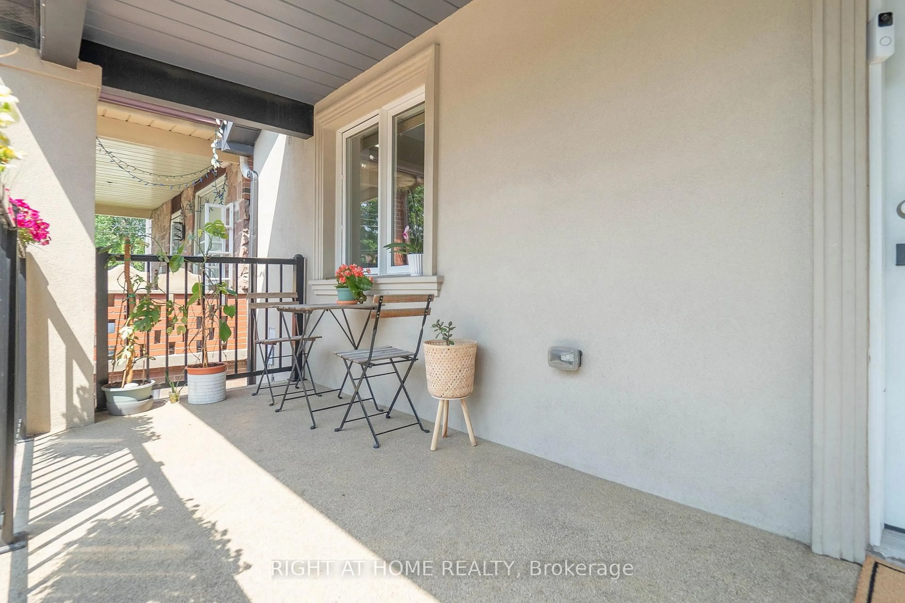 Patio, street for 36 Juliet Cres, Toronto Ontario M6M 1N4