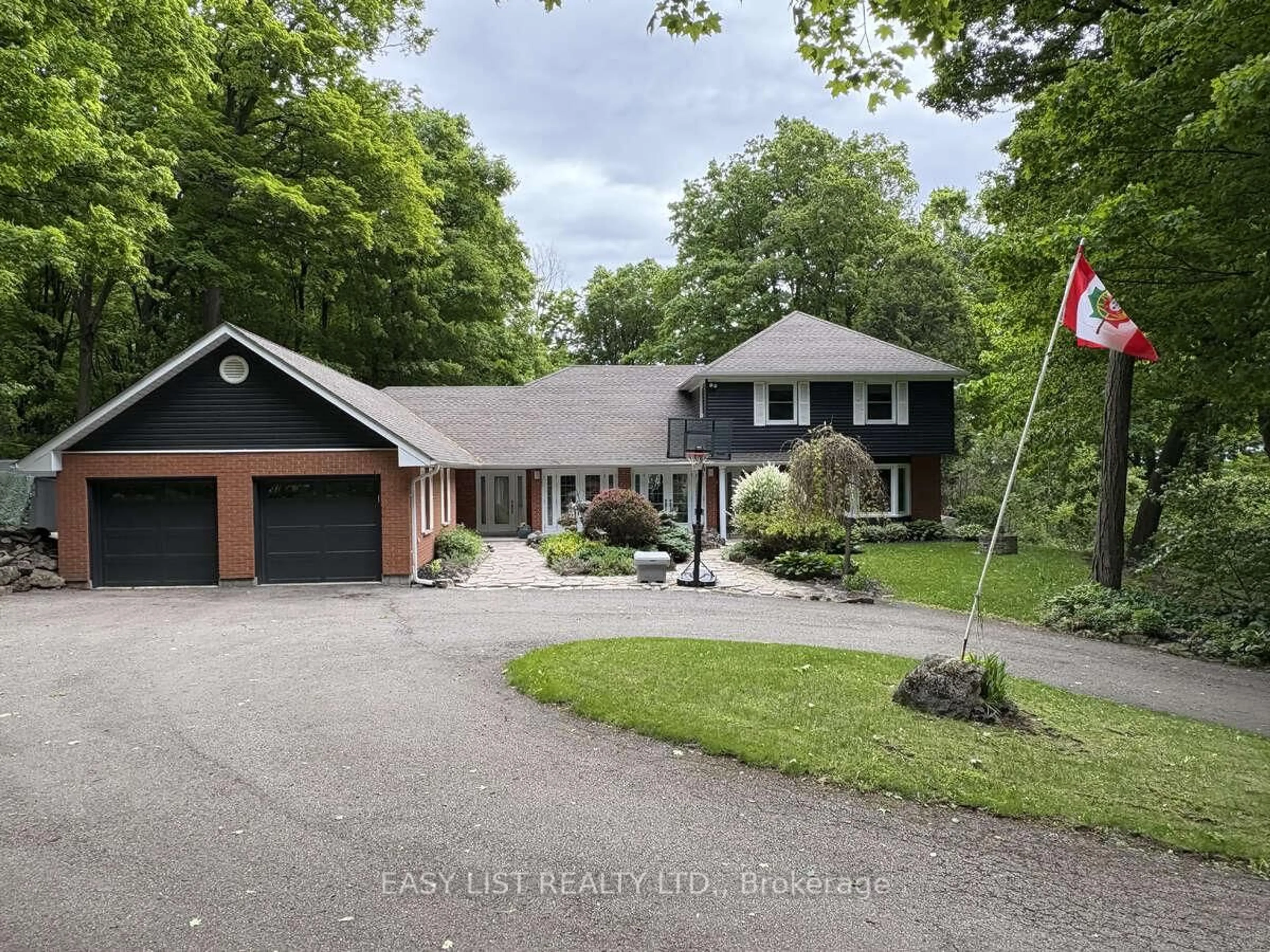 A pic from outside/outdoor area/front of a property/back of a property/a pic from drone, street for 7507 Bell School Line, Milton Ontario L9T 2Y1