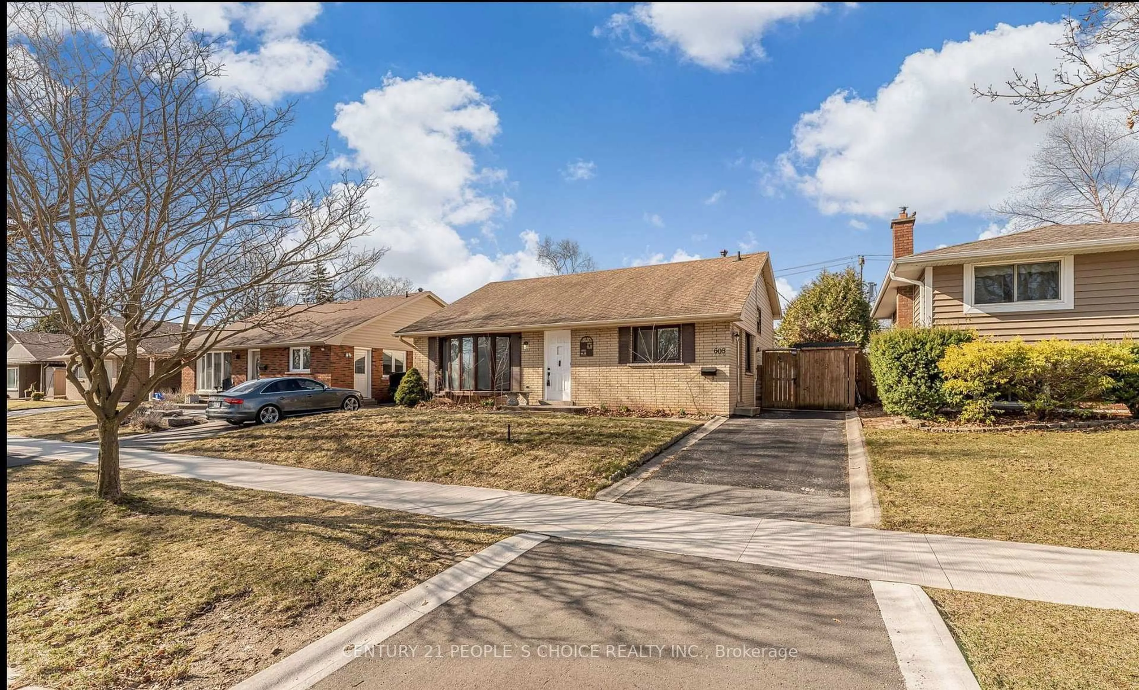 Home with brick exterior material, street for 608 Thornwood Ave, Burlington Ontario L7N 3B8