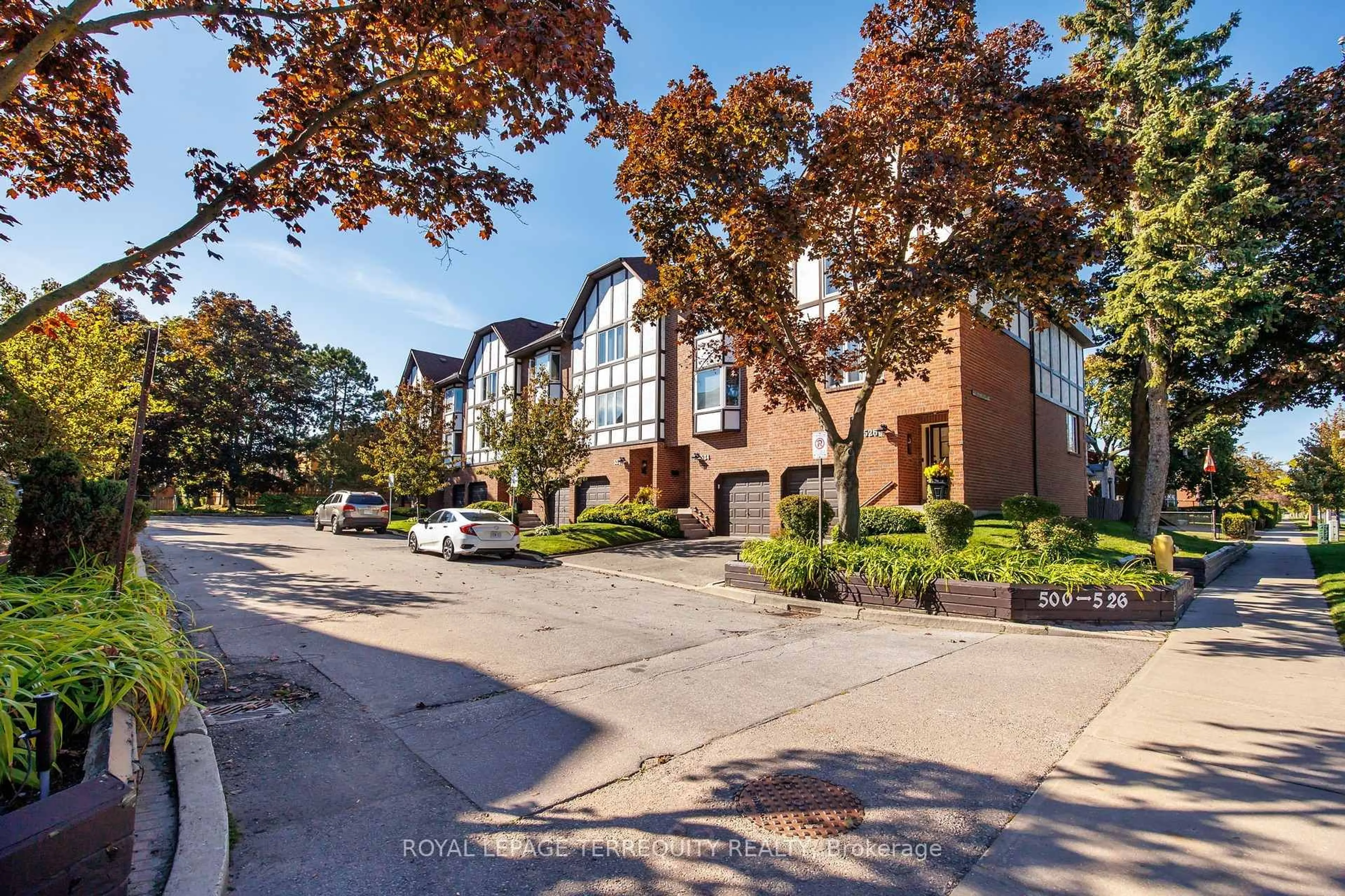 Patio, street for 526 Renforth Dr, Toronto Ontario M9C 2N5