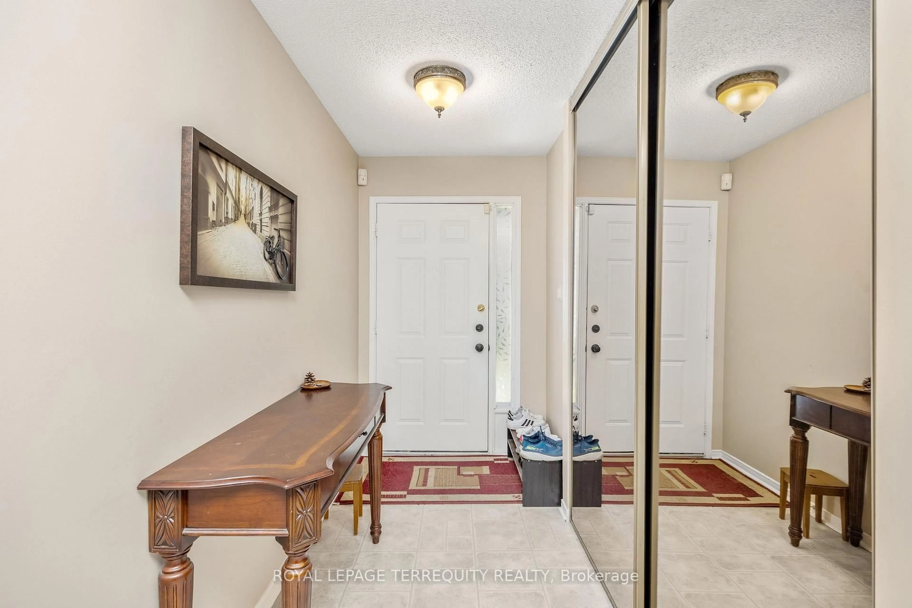 Indoor entryway for 526 Renforth Dr, Toronto Ontario M9C 2N5