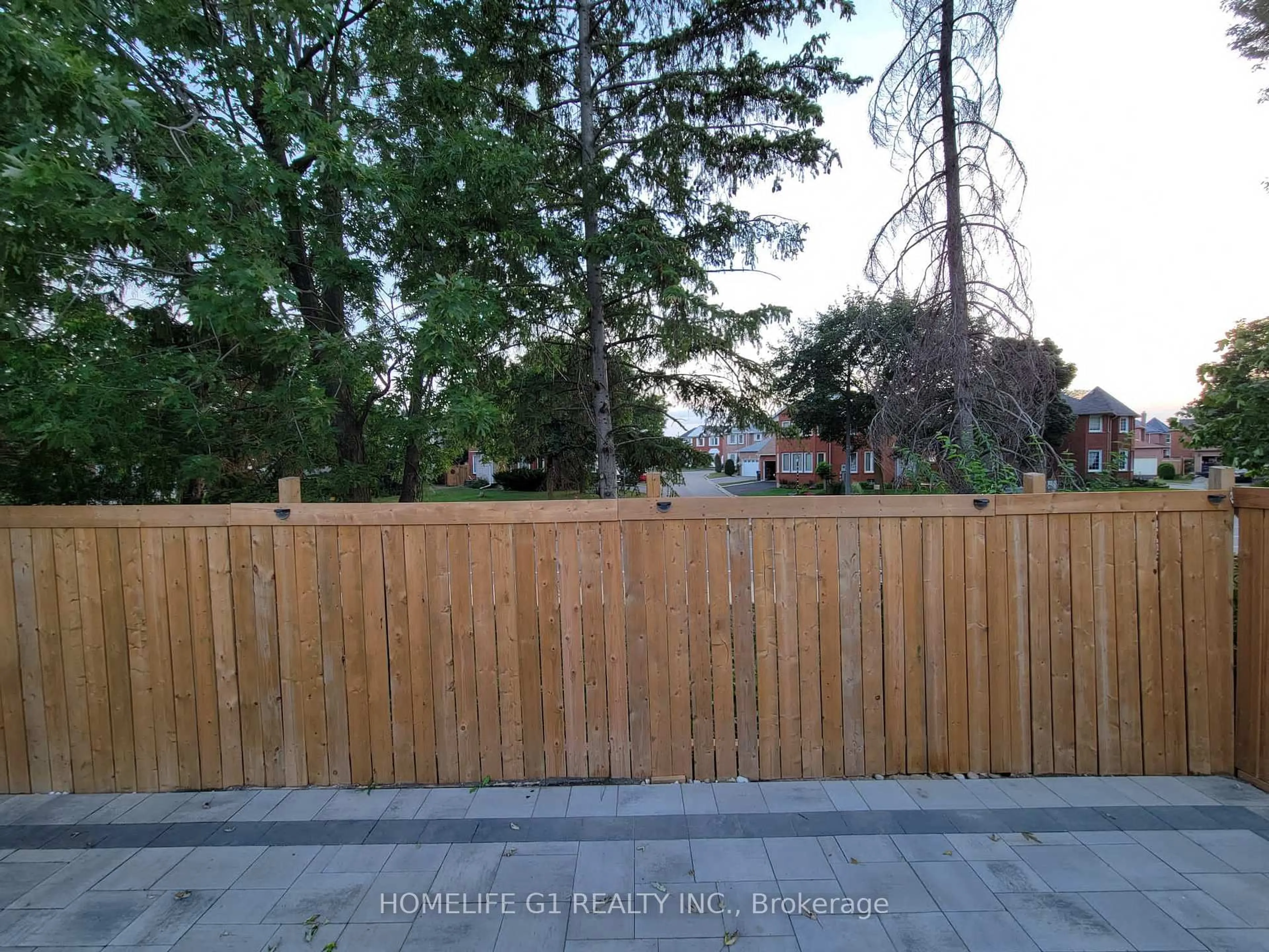 Patio, street for 3198 Anderson Cres, Mississauga Ontario L5N 2Y5