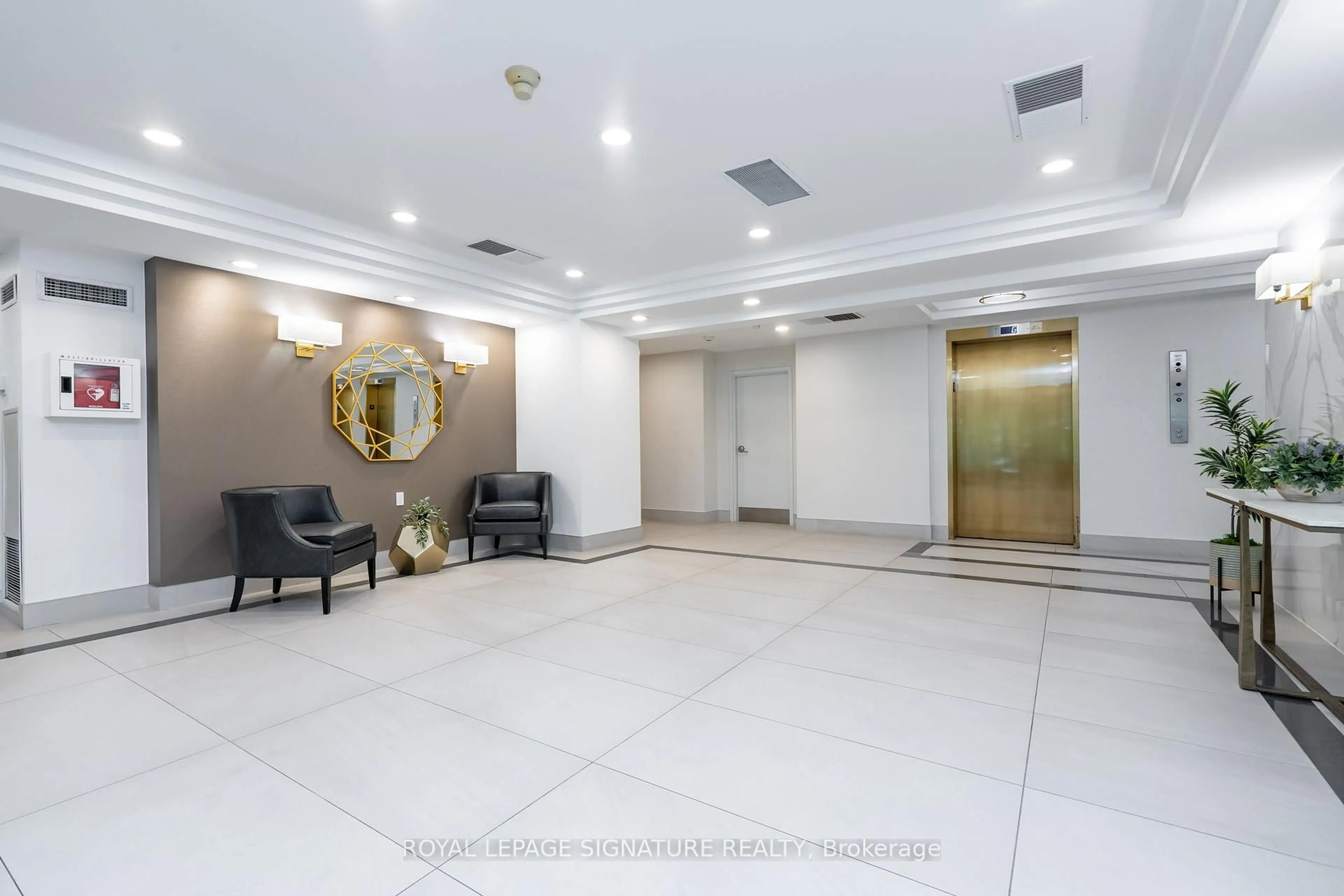 Lobby for 22 Hanover Rd #407, Brampton Ontario L6S 5K7
