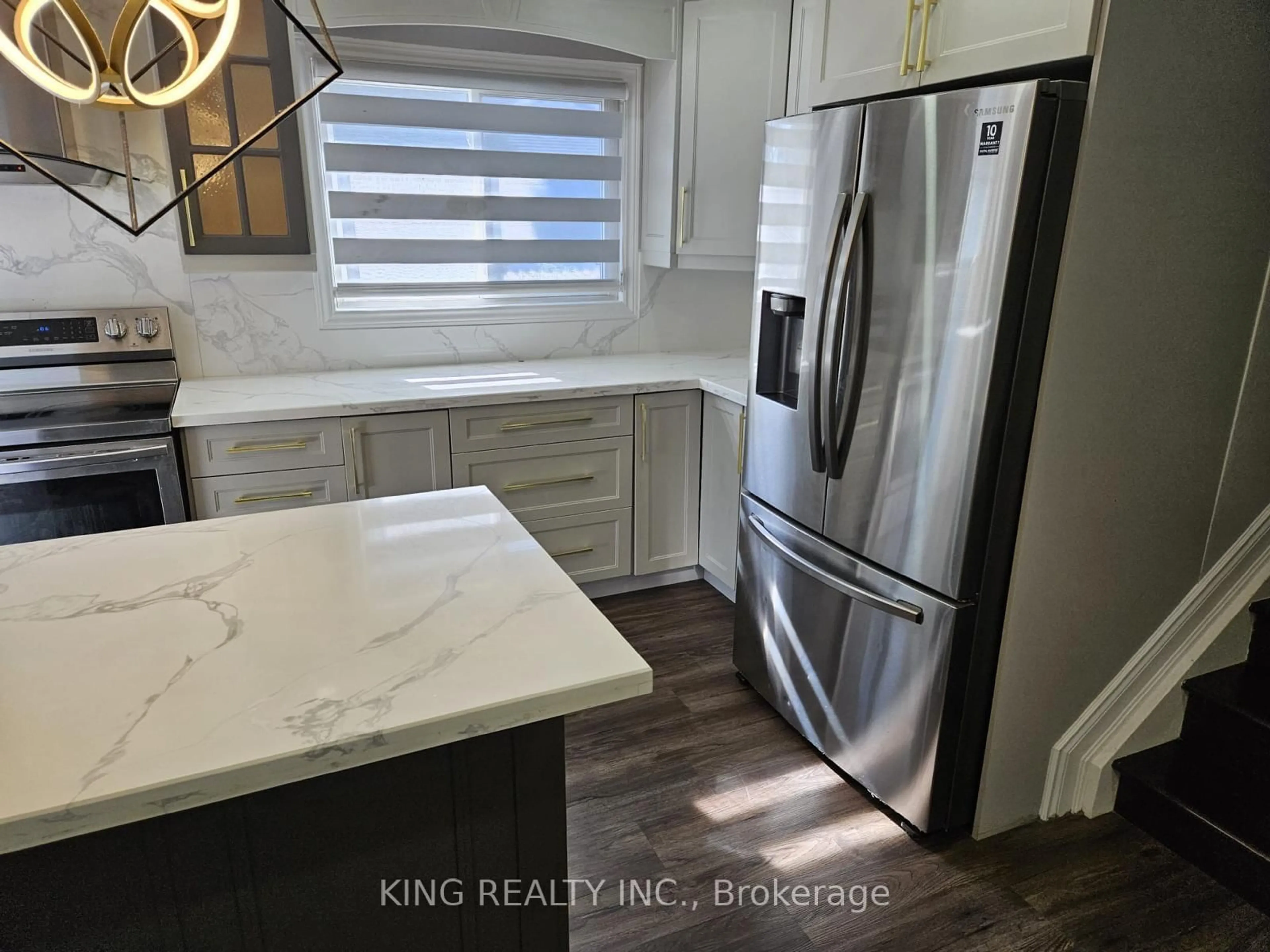 Unknown for 87 Aloma Cres, Brampton Ontario L6T 2N8