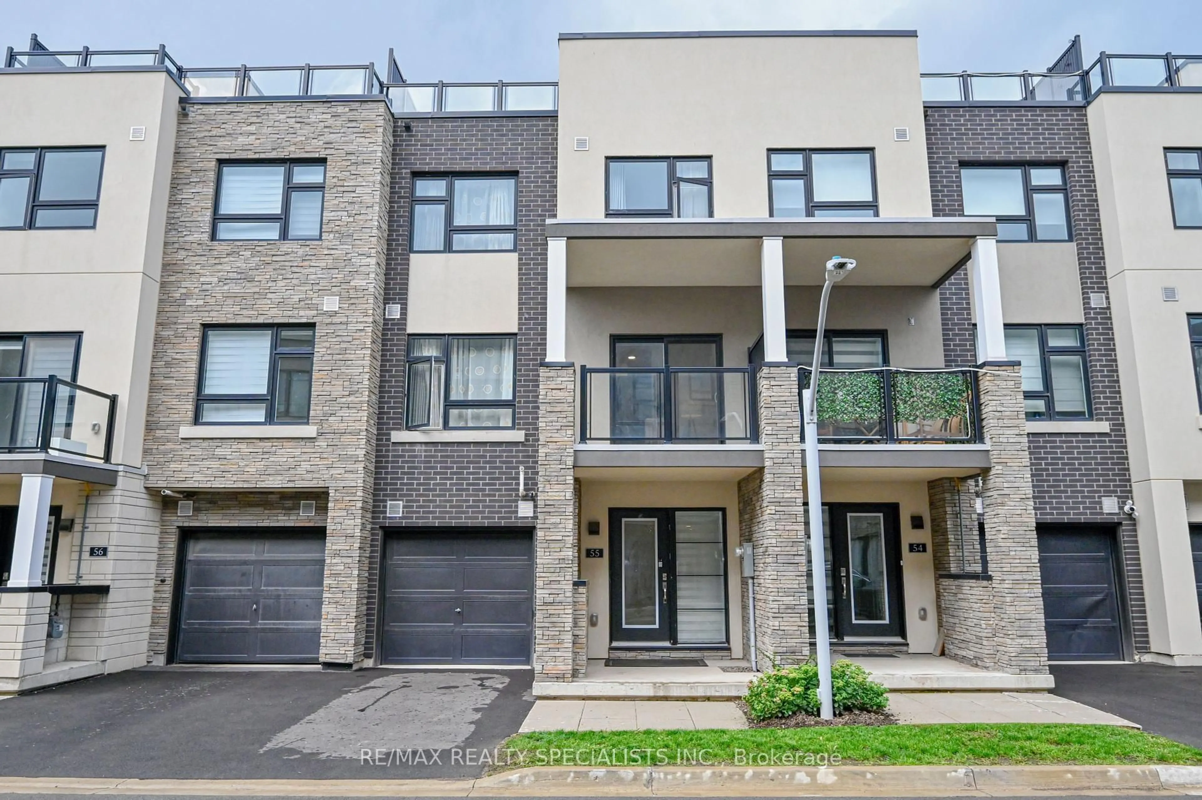 Home with brick exterior material, street for 1121 Cooke Blvd #55, Burlington Ontario L8T 0C3