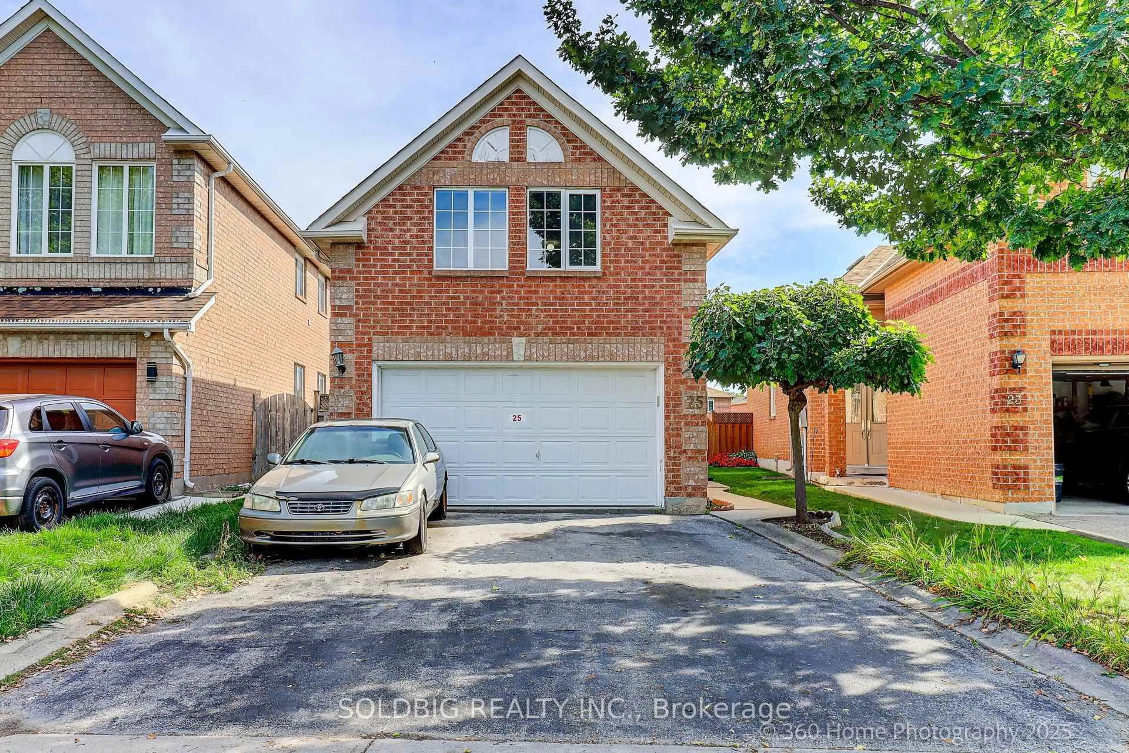 Home with brick exterior material, street for 25 Trailridge Dr, Brampton Ontario L6X 4M6