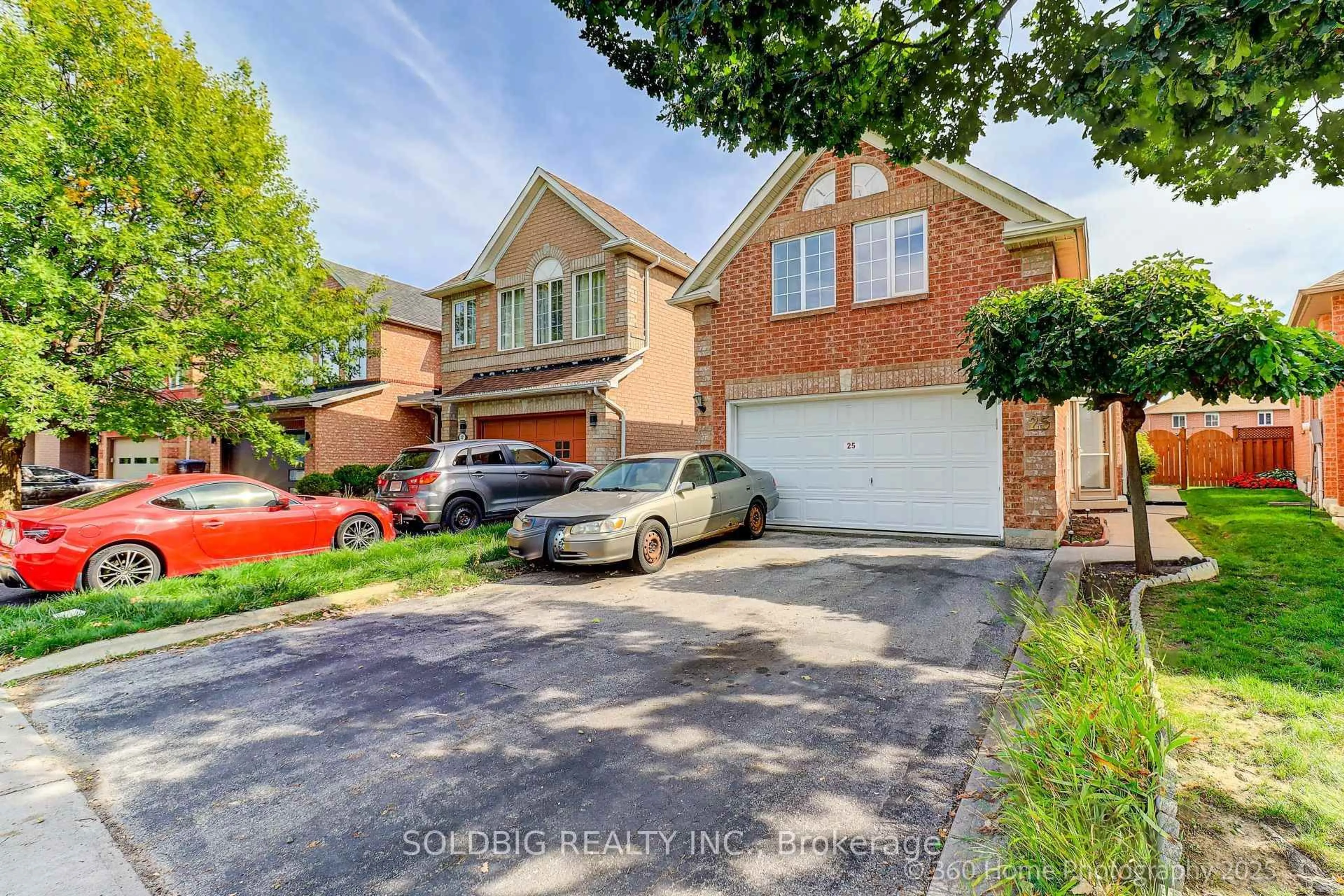 Home with brick exterior material, street for 25 Trailridge Dr, Brampton Ontario L6X 4M6