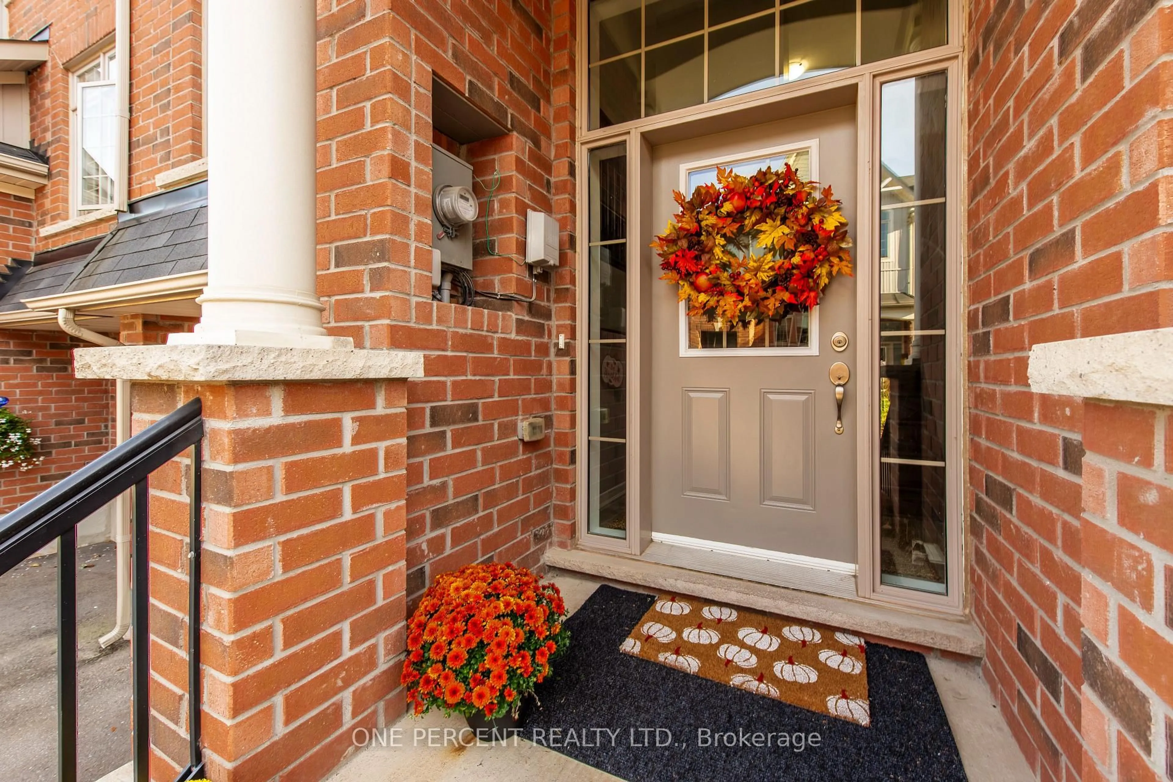 Indoor entryway for 60 First St #24, Orangeville Ontario L9W 2E4
