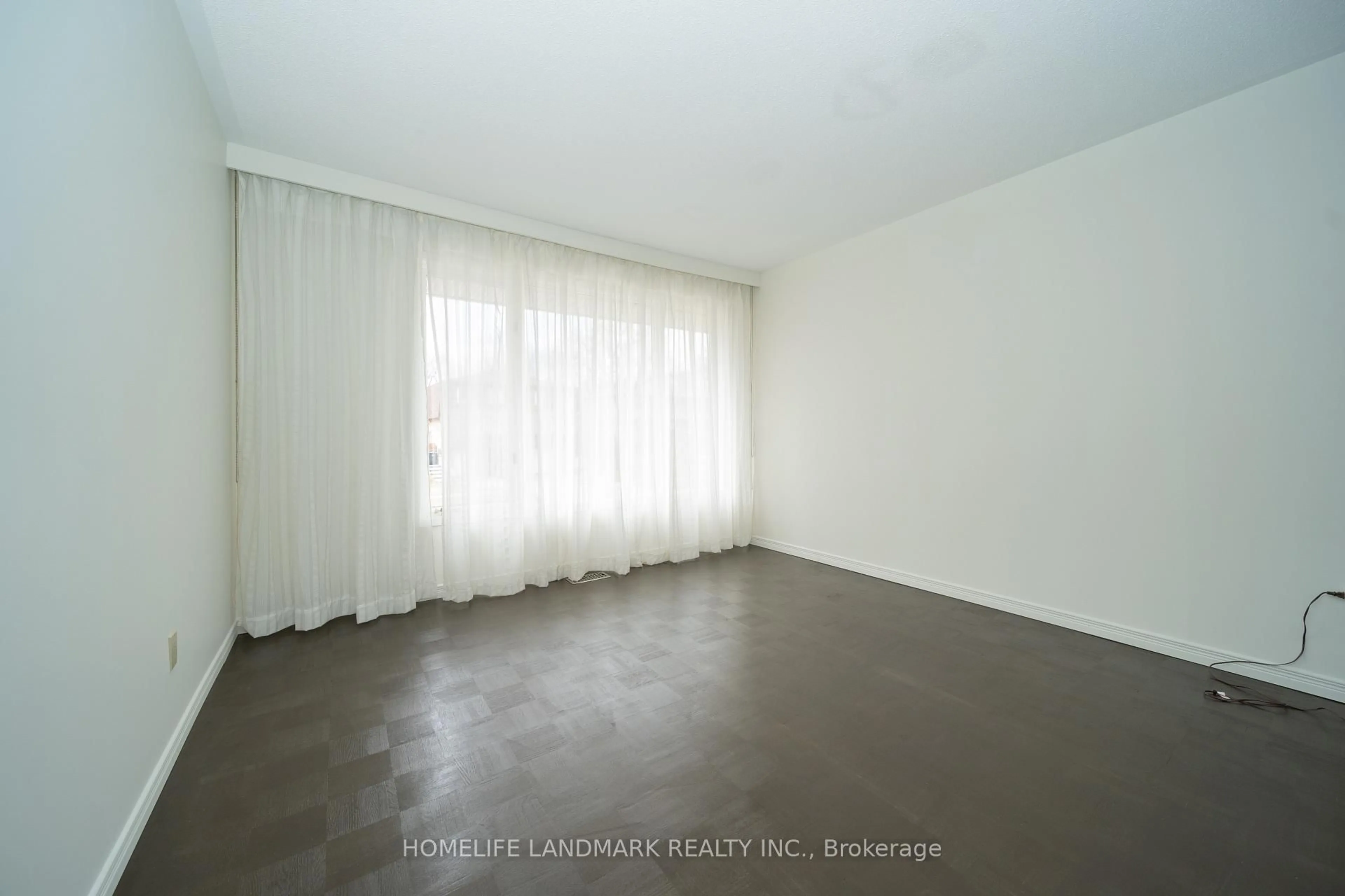 A pic of a room for 6929 Bilbao Lane, Mississauga Ontario L5N 1R2