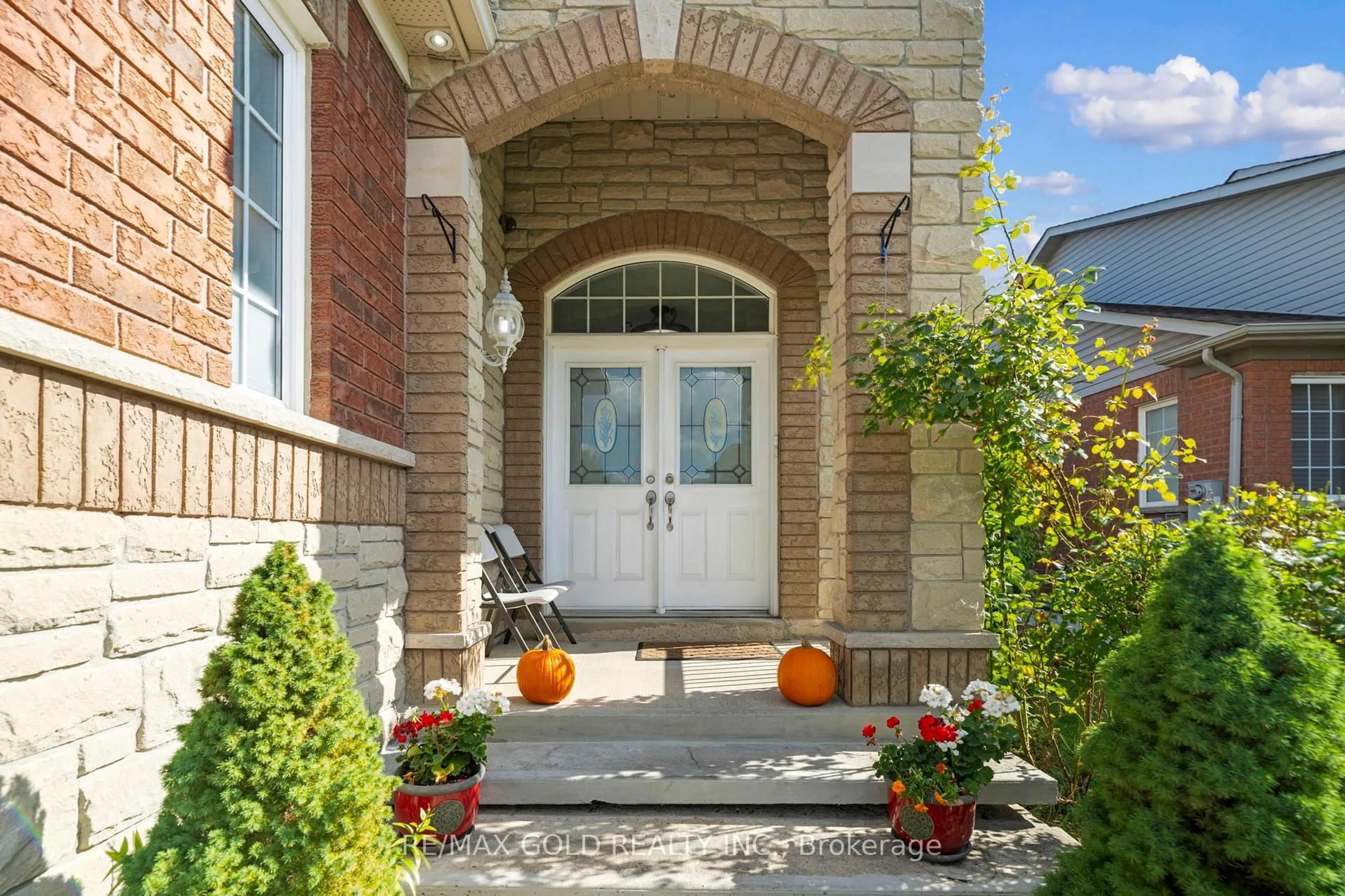 Unknown for 46 Cobblestone Crt, Brampton Ontario L6R 2S2