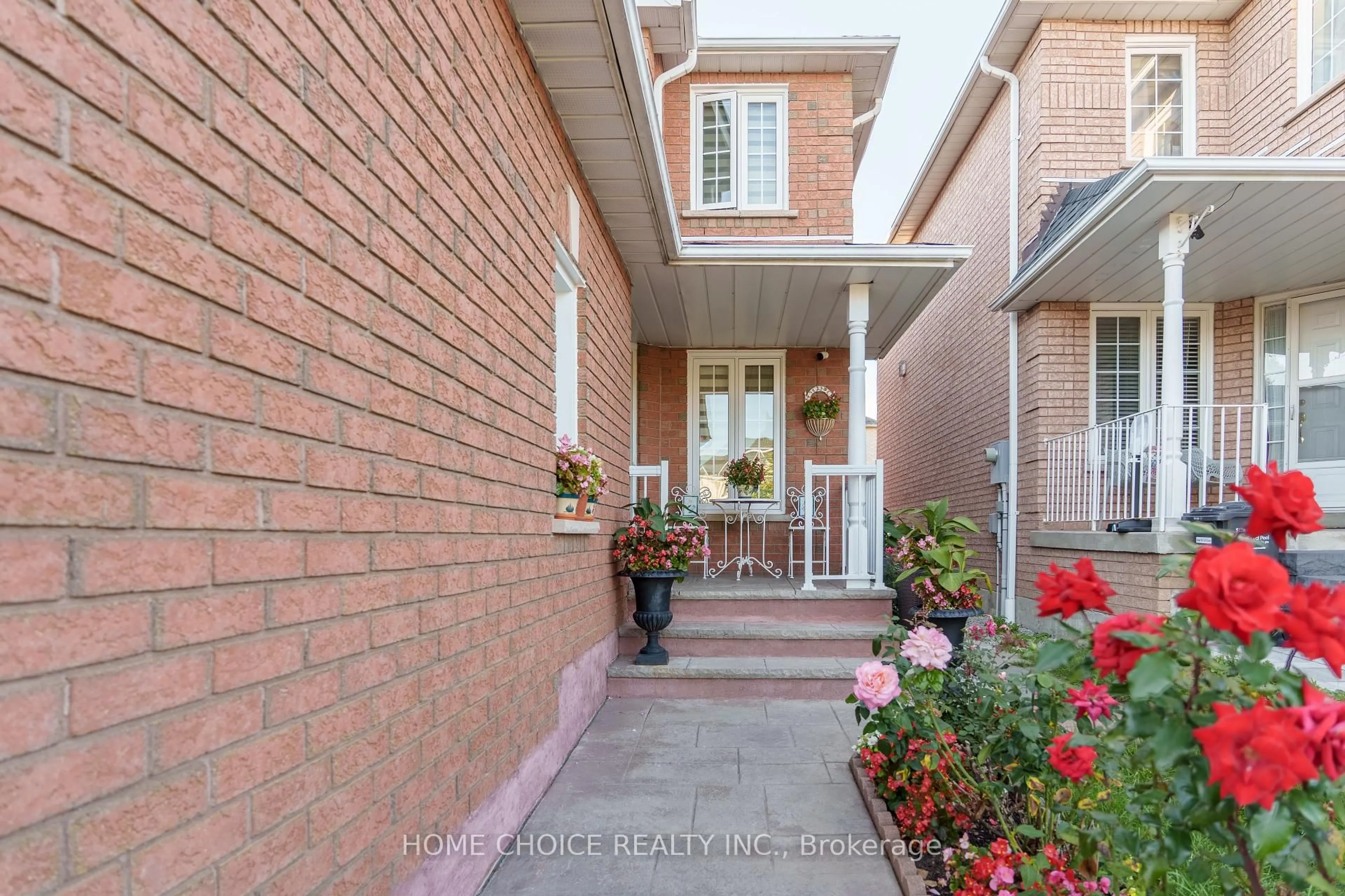 Unknown for 914 Applecroft Circ, Mississauga Ontario L5V 2A7