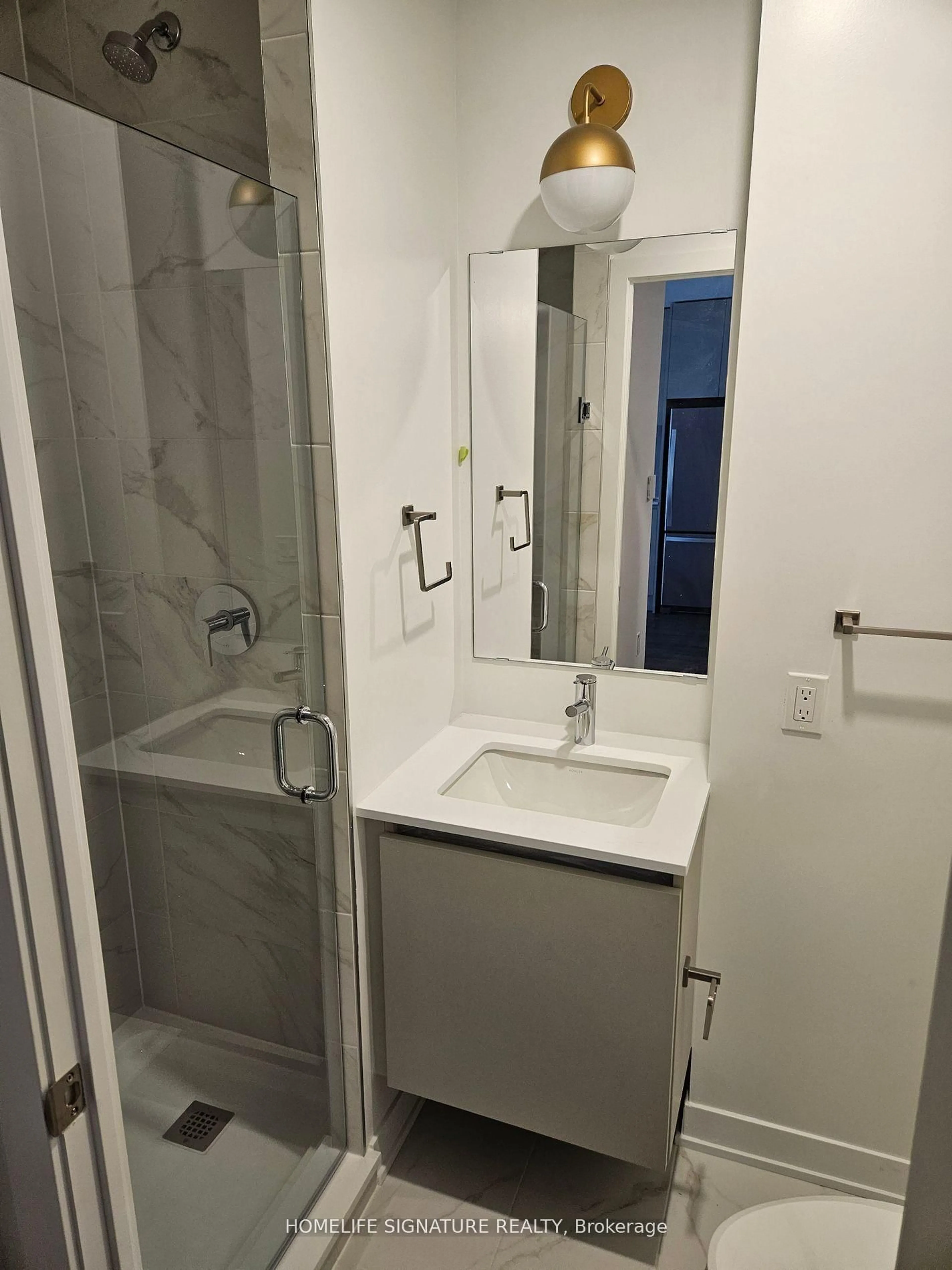 Standard bathroom, unknown for 395 Dundas St #327, Oakville Ontario L6M 5R8